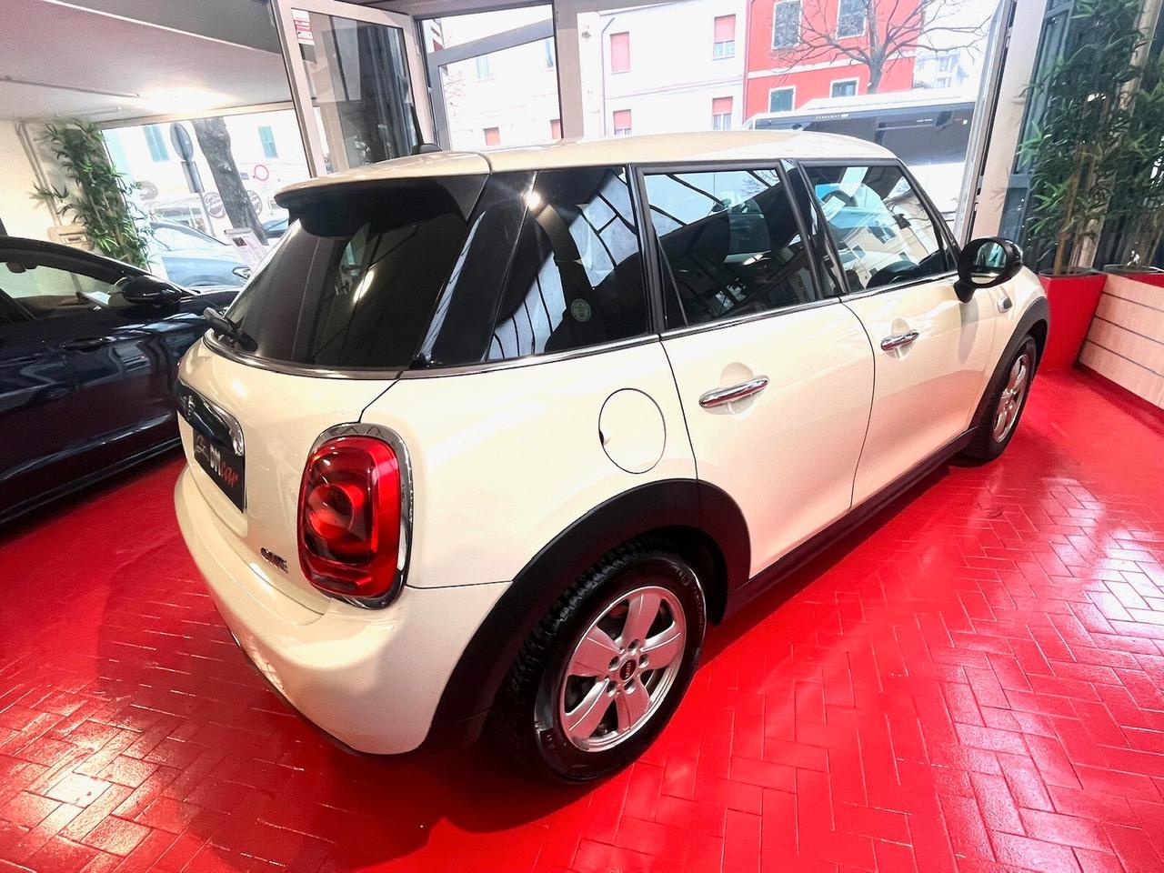 MINI COOPER ONE 1.2 5 PORTE 102CV OK NEOPATENTATI