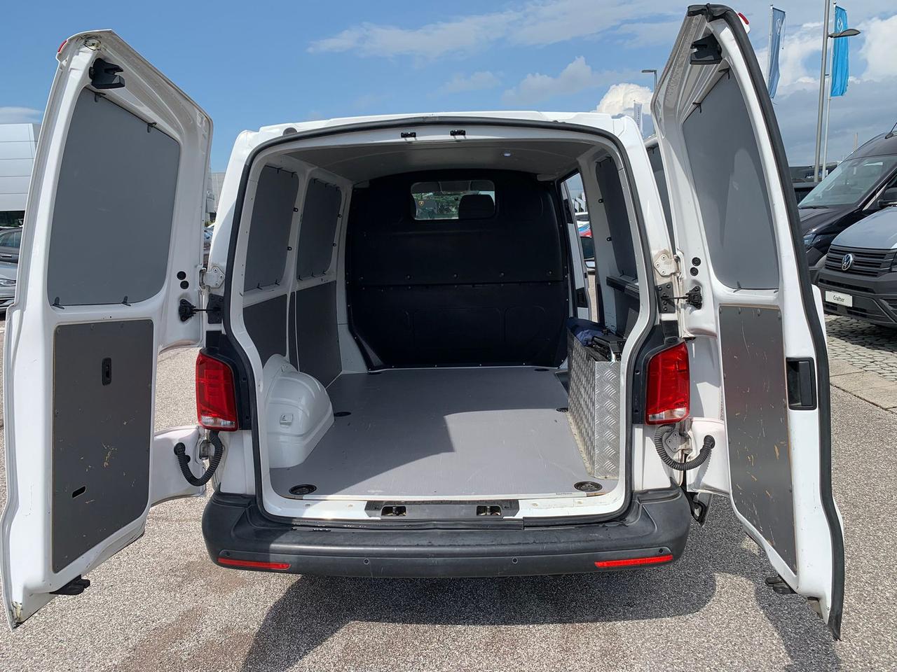 Volkswagen T6.1 Transporter t6.1 28 2.0 tdi 150cv business p.c.