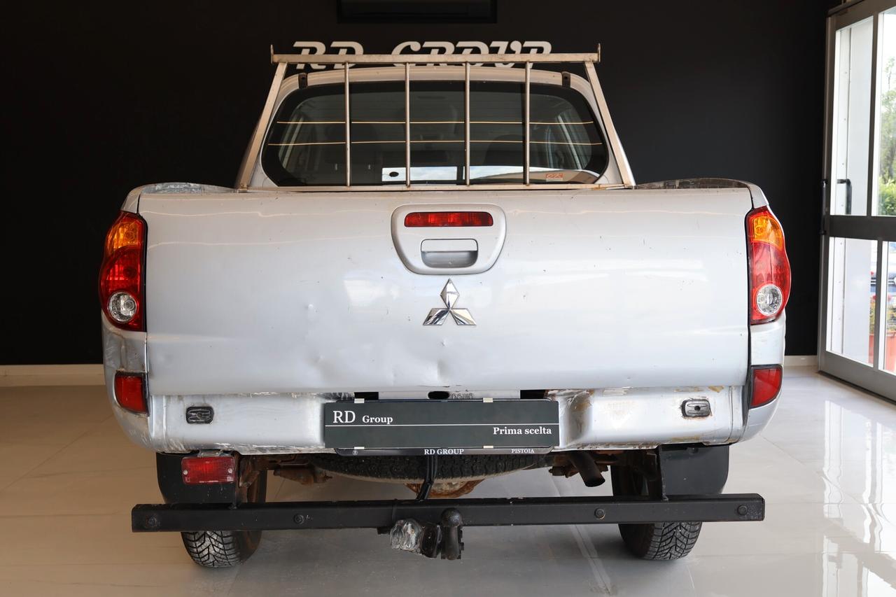 Mitsubishi L200 2.5d136CV DoubleCab iva esposta 4W