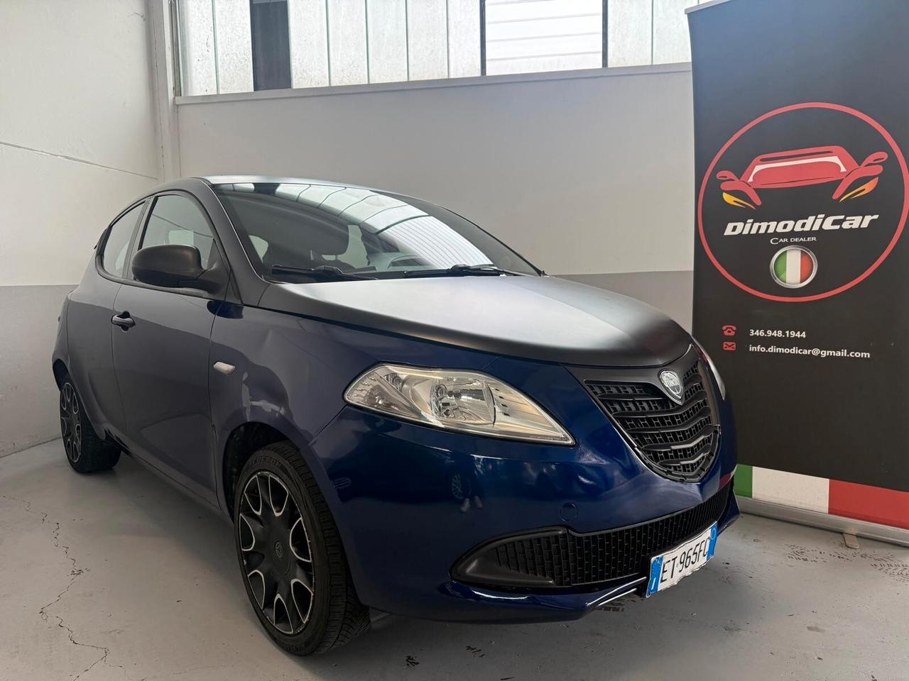 Lancia Ypsilon 1.2 69 CV 5 porte S Momodesign