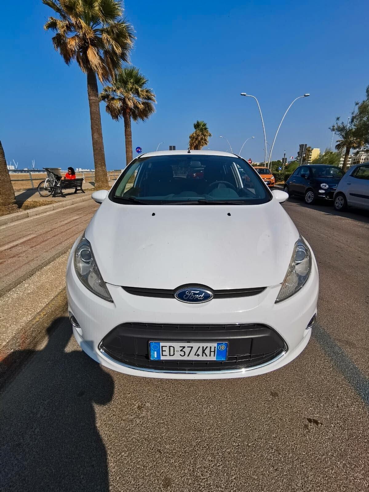 Ford Fiesta 1.4 5P. BzGPL Titanium 2010