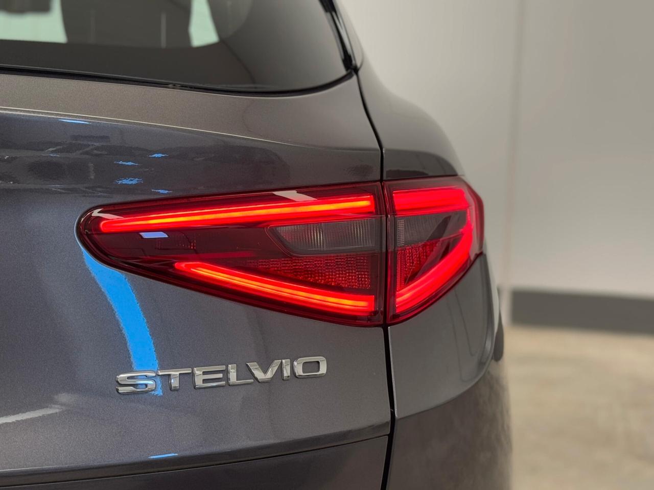 Alfa Romeo Stelvio 2.2 Turbodiesel 190 CV AT8 Q4 Super