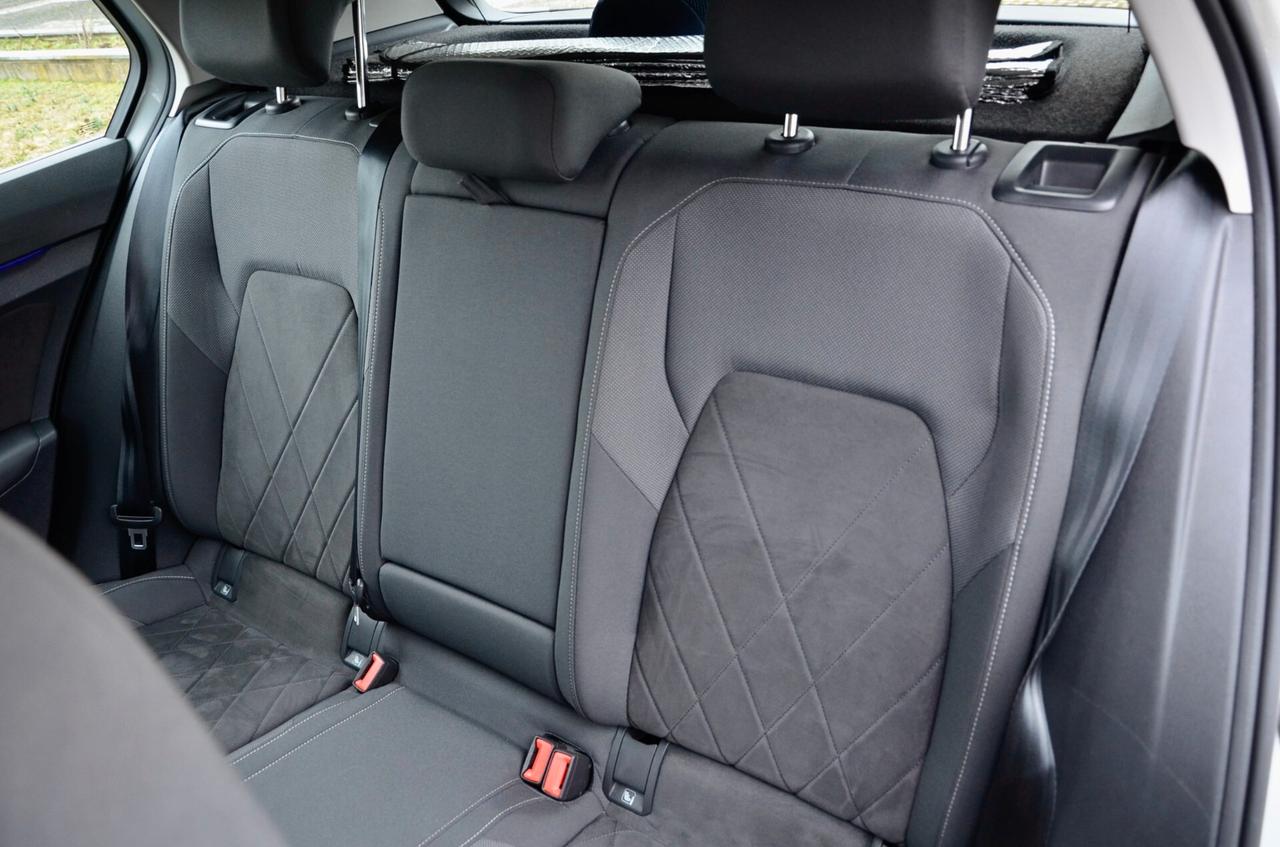 VOLKSWAGEN GOLF 1.5 TSI EVO STYLE 130cv 5p, UNICOPROPRIETARIO, UFF ITALIANA, SERVICE VW, BOLLO 1/27, IQ LED, RETROCAMERA, PERMUTE