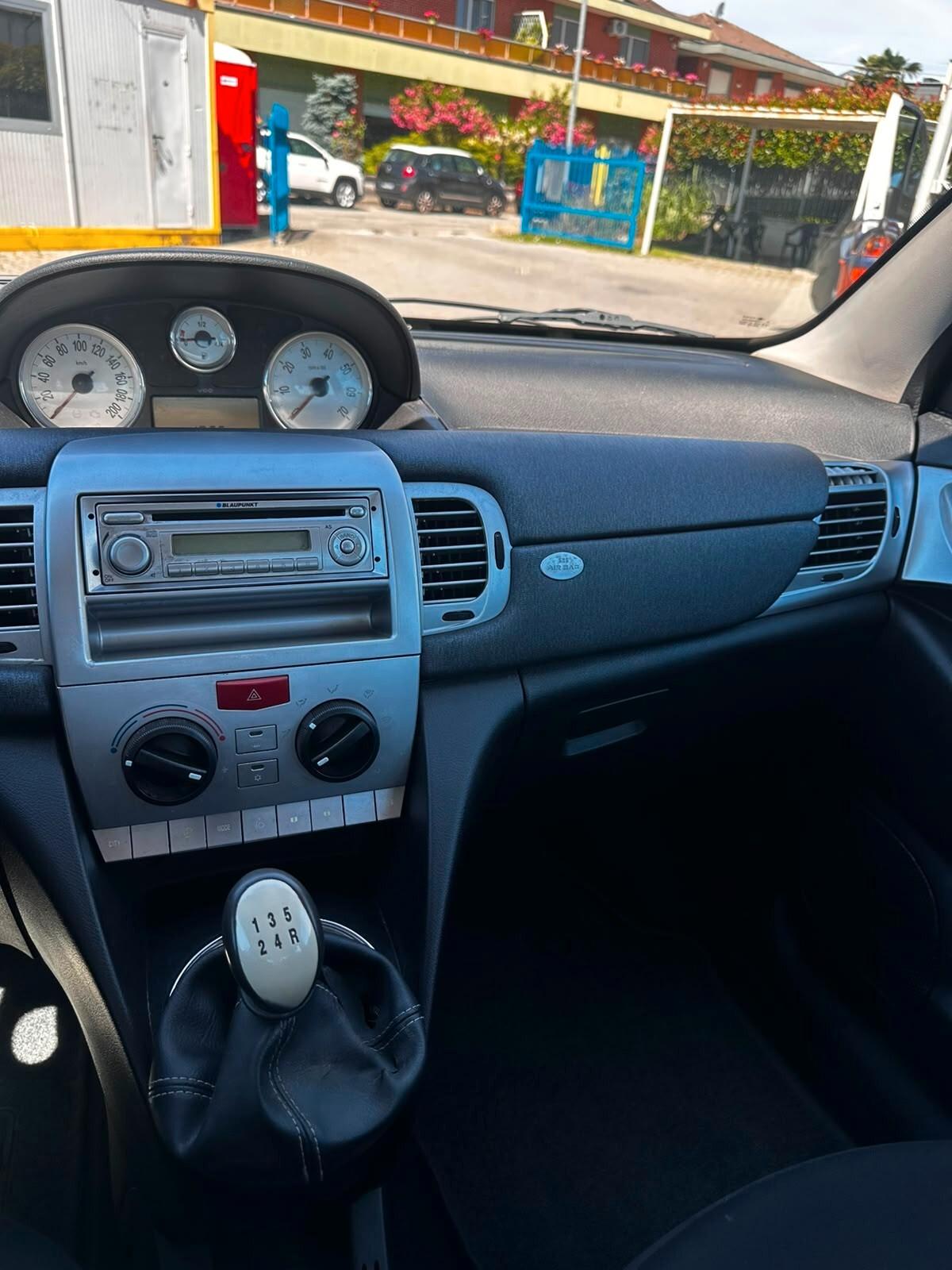 Lancia Ypsilon 1.2 Versus