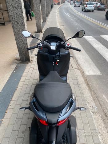 Piaggio MP3 cc 300 HPE anno 2022 km 5000