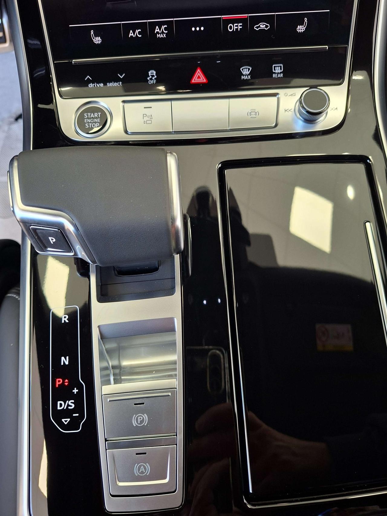 Audi Q8 50 3.0 tdi MHEV NUOVO MODELLO S LINE EDITION