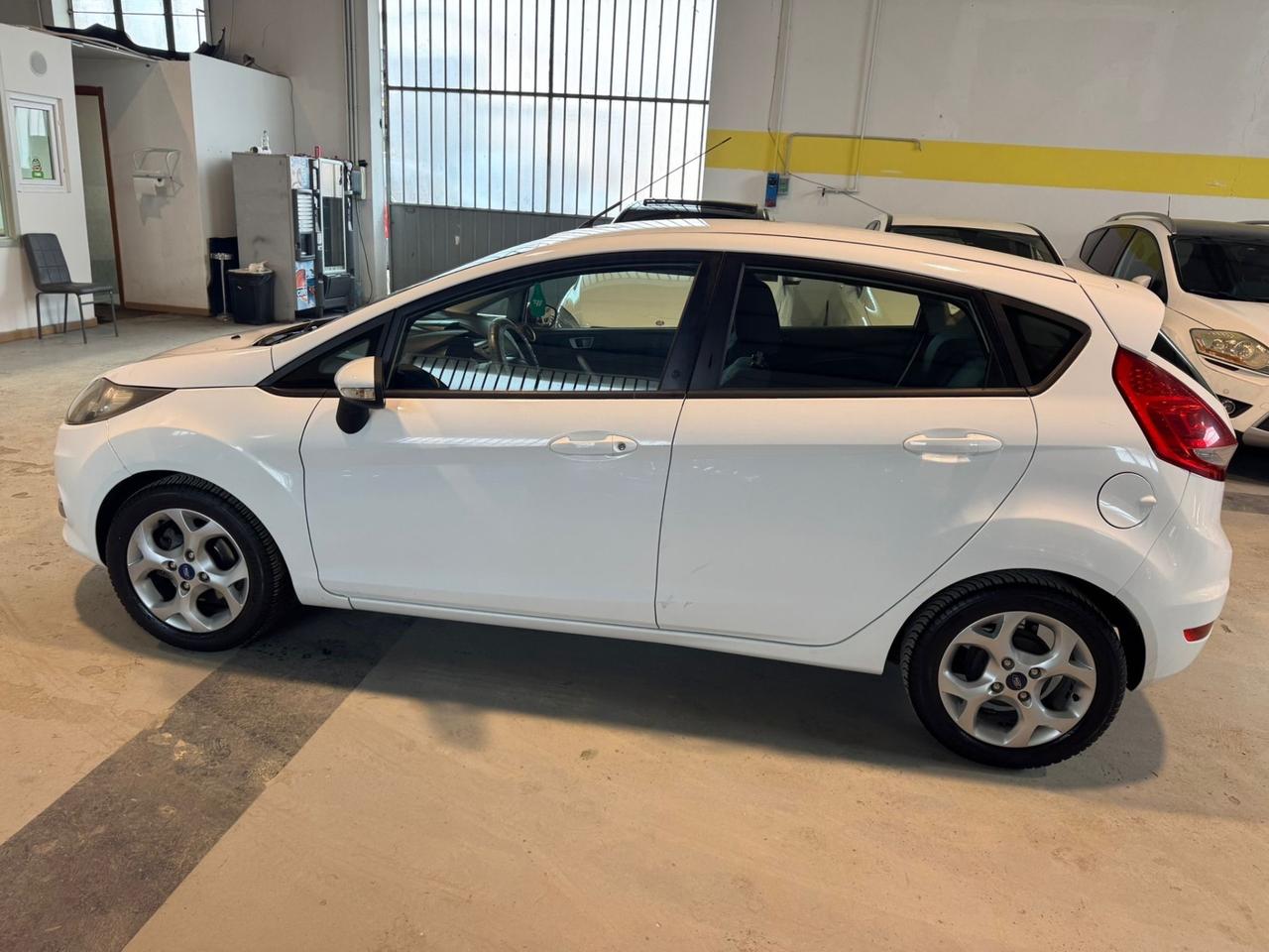 Ford Fiesta 1.4 5 porte Bz.- GPL Titanium