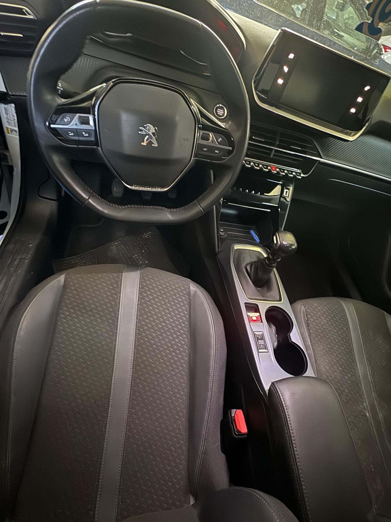 Peugeot 2008 PureTech 130 S&S EAT8 Active