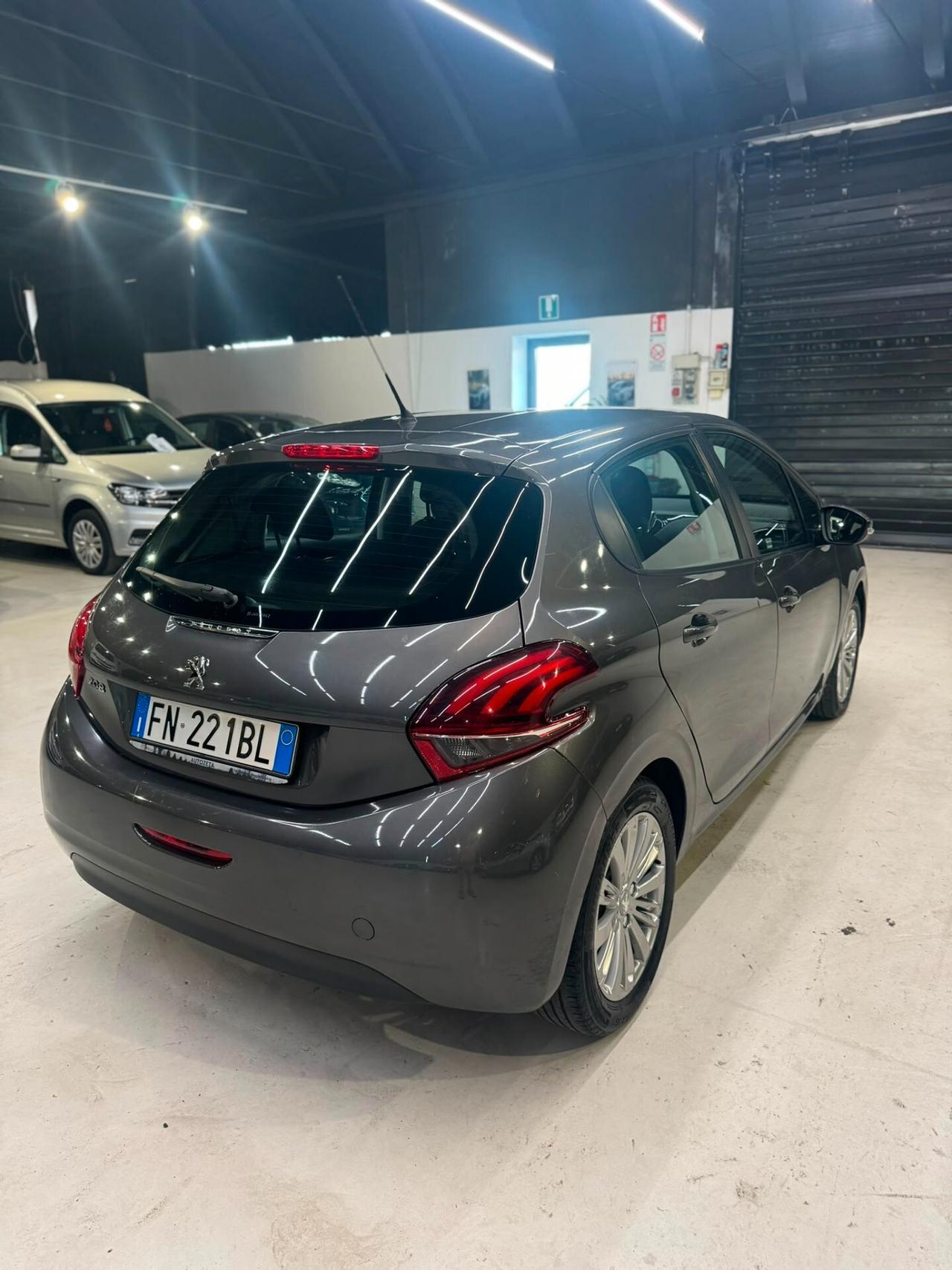 Peugeot 208 PureTech 82 5 porte Allure