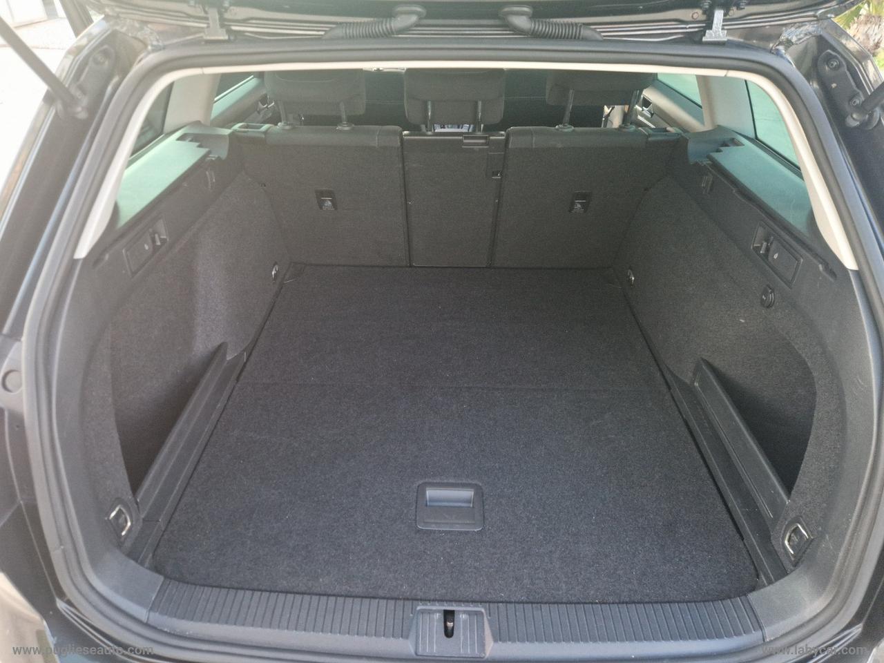 VOLKSWAGEN Passat Var. 2.0 TDI DSG Business TETTO