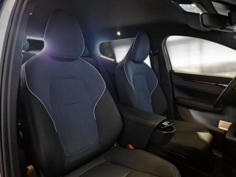 VOLVO EX30 Single Motor Extended Range Core