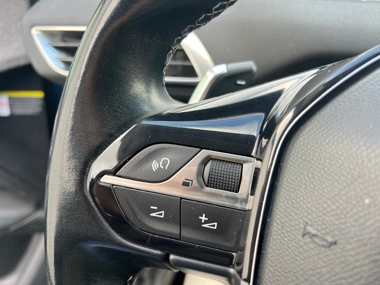 Peugeot 5008 HDi 7 posti 130 EAT8 Allure Pack