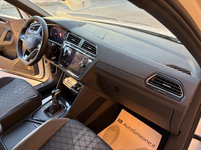 VOLKSWAGEN Tiguan 2.0 TDI 150 CV SCR DSG R-Line LUCI AMBIENTE