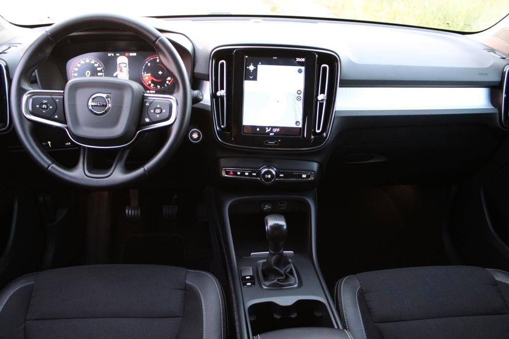 VOLVO XC40 D3 Momentum *FULL LED *Carplay