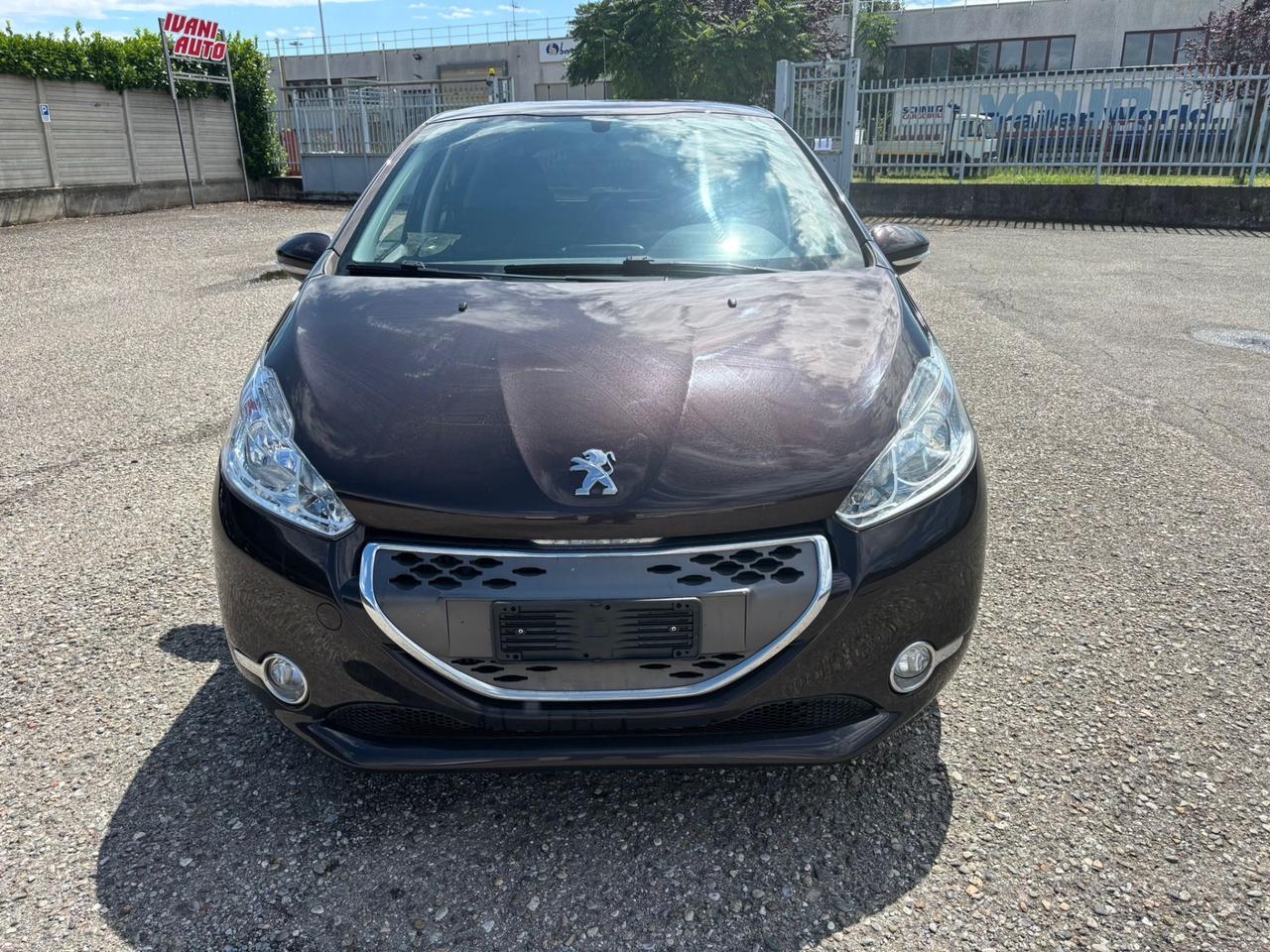 Peugeot 208 1.4 HDi 68 CV 5 porte