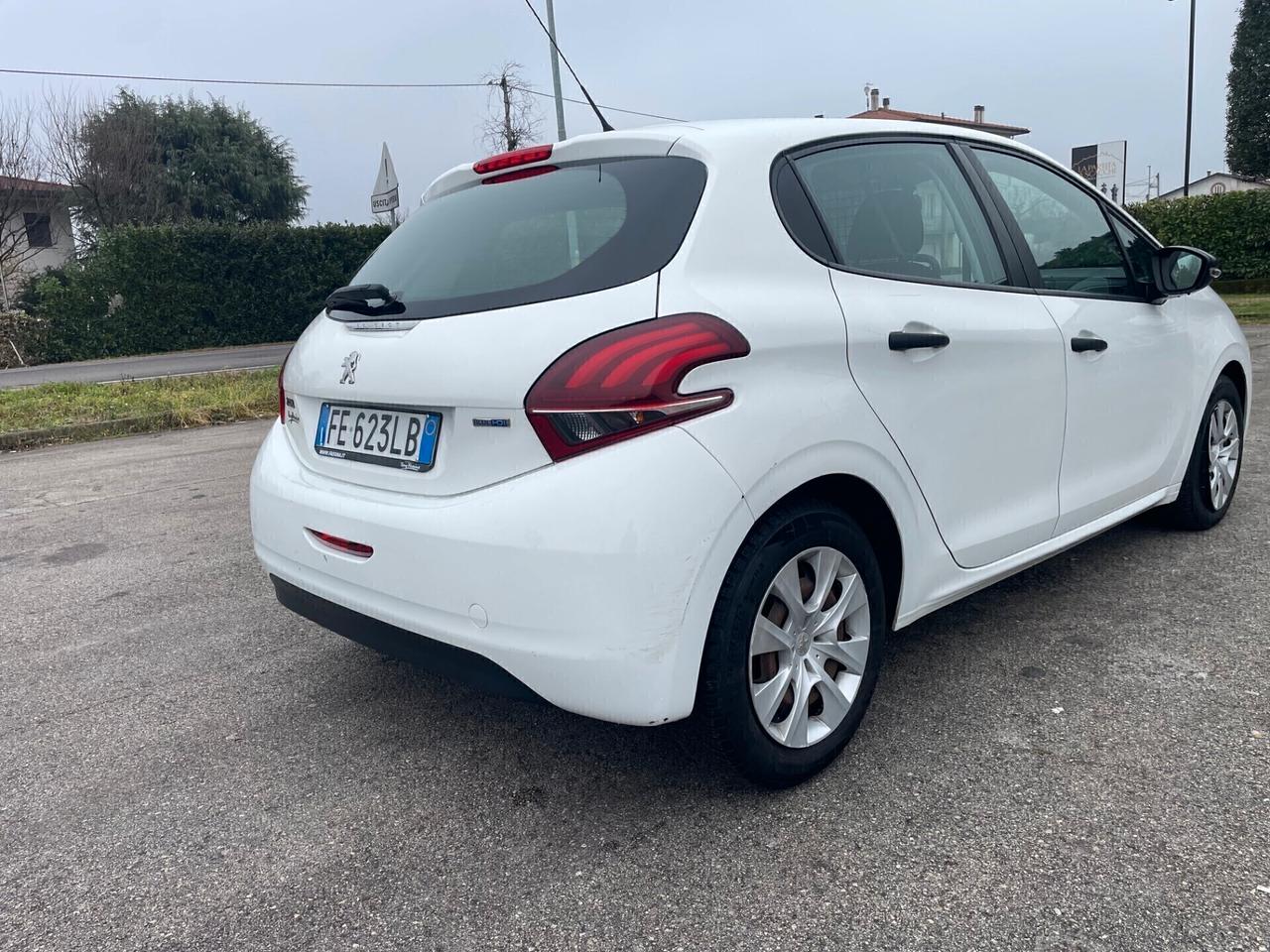 Peugeot 208 BlueHDi 75 5 porte autocarro Active