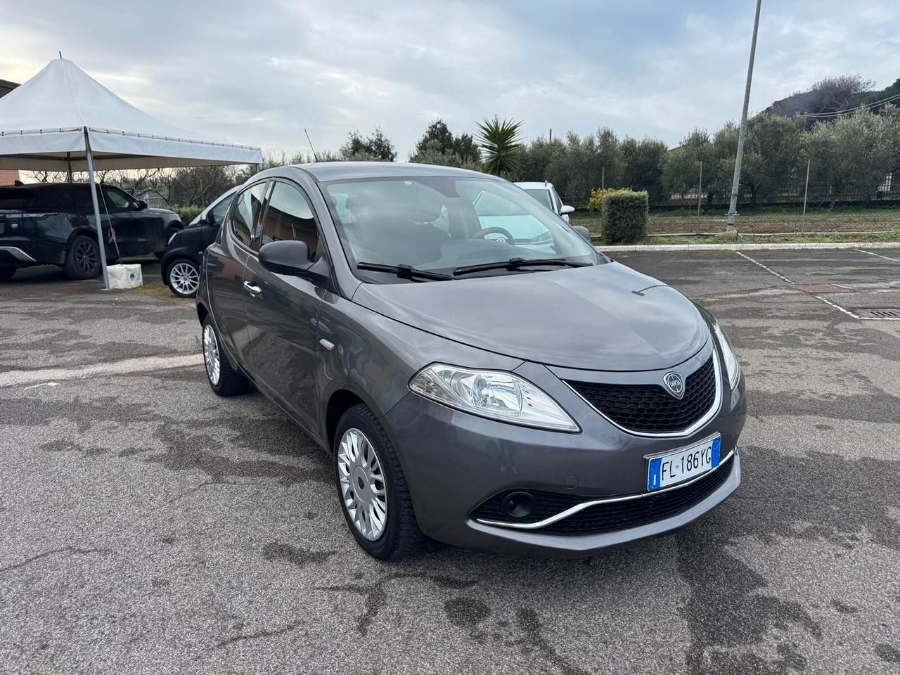 Lancia Ypsilon 1.2 BENZ NEOPTENTATI 2017