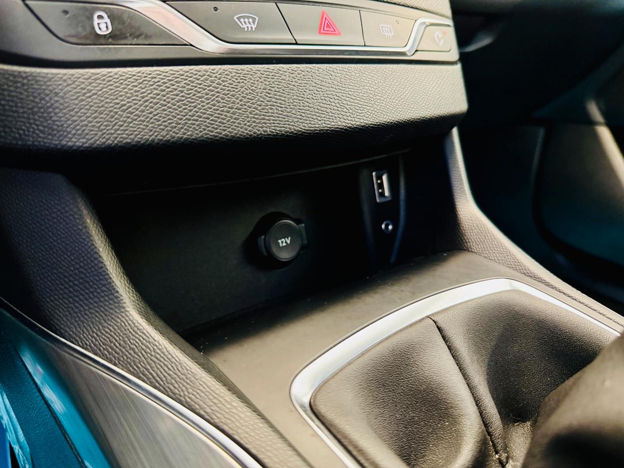 Peugeot 308 Active 110 Cv - Navi / R.Camera