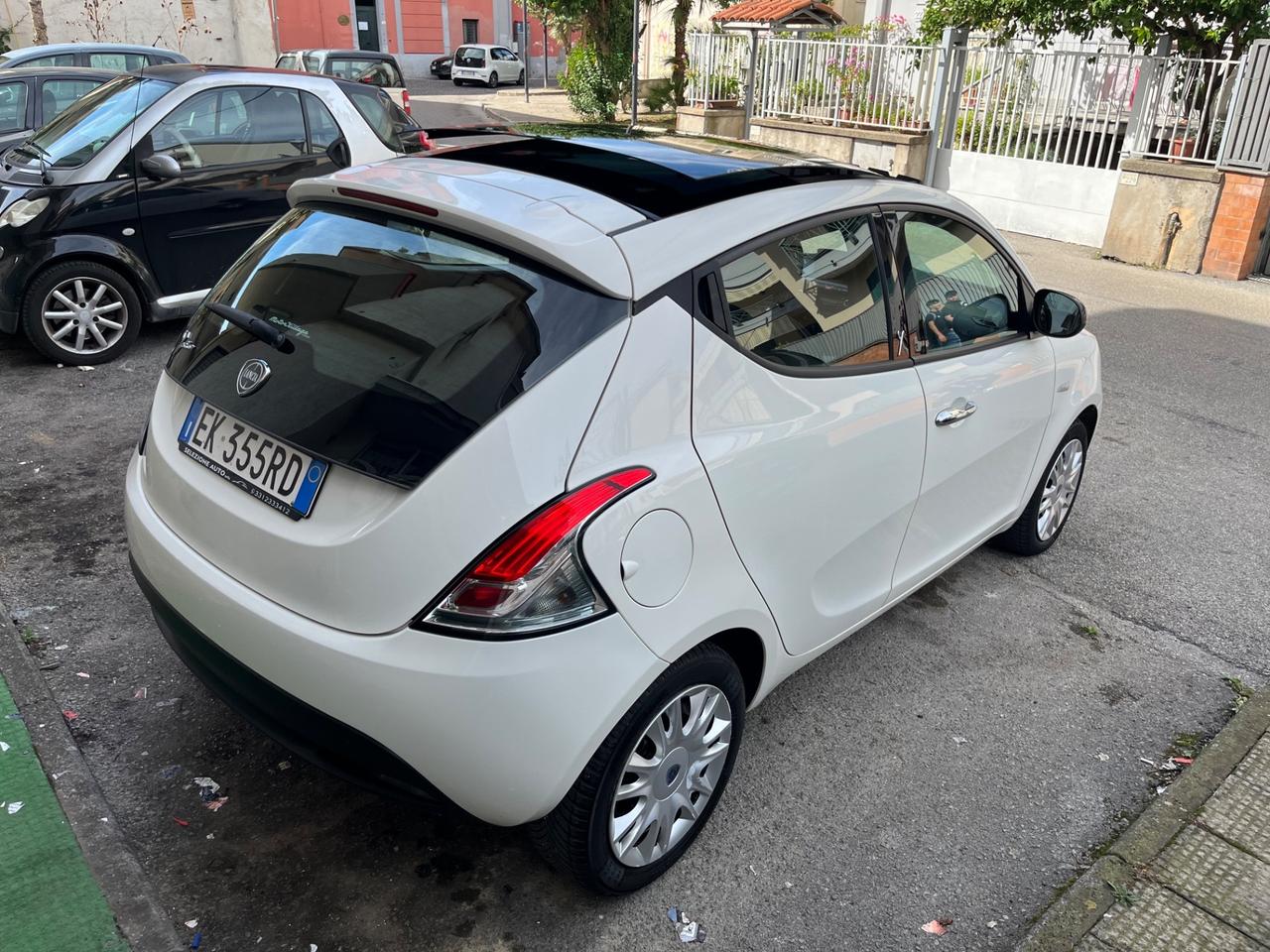 LANCIA YPSILON 5P CON TETTO PANORAMICO APRIBILE