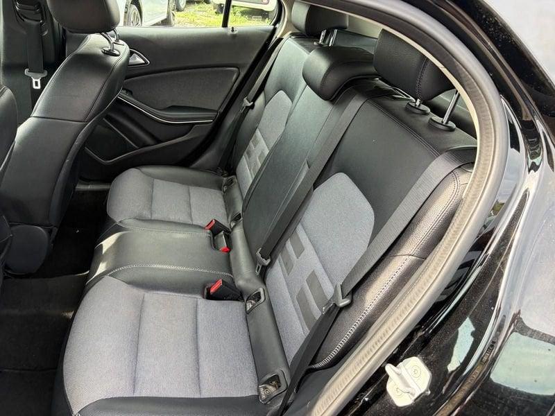 Mercedes-Benz GLA 180 d Business