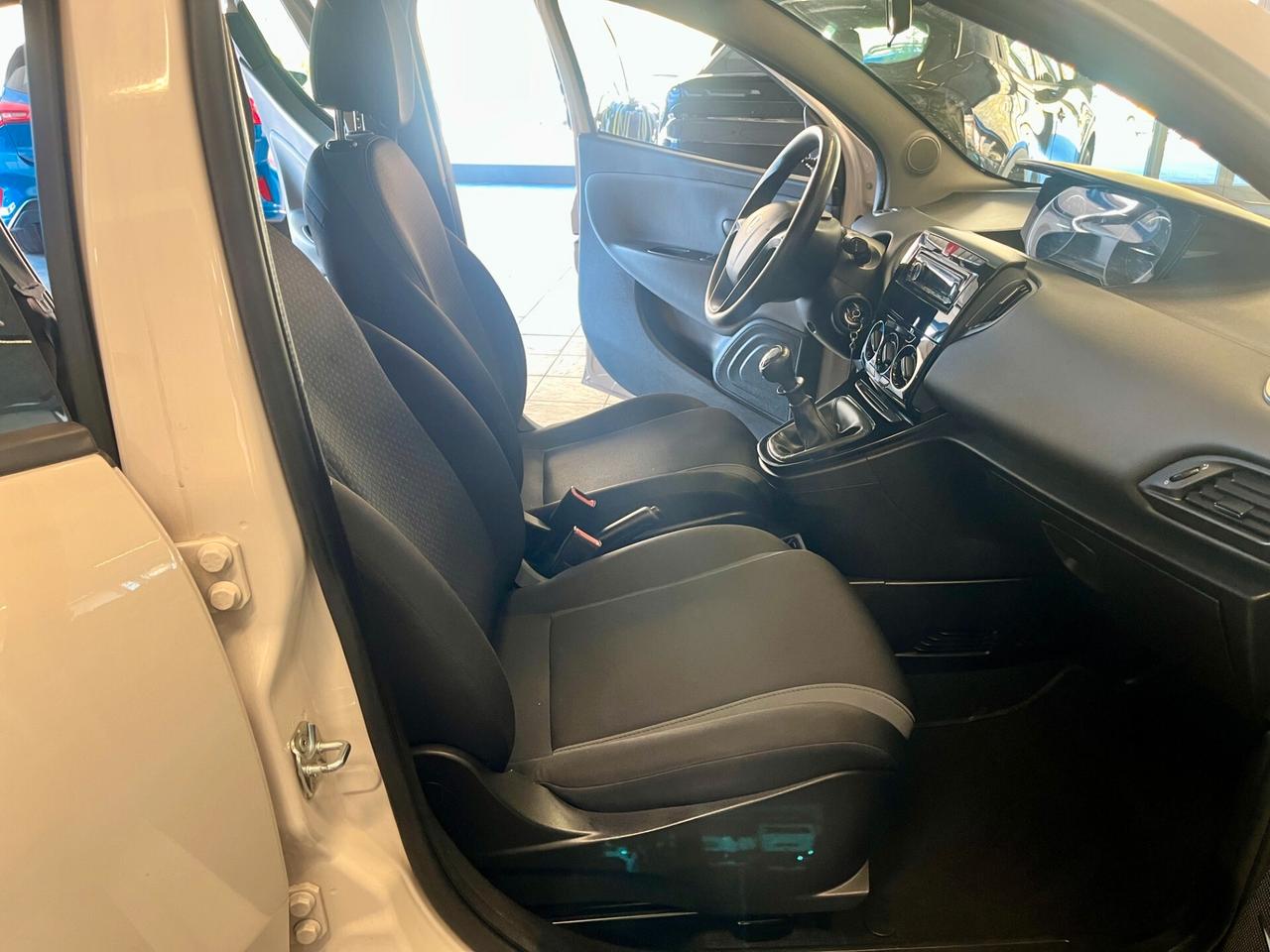 Lancia Ypsilon 1.2 69 CV 5 porte Gold