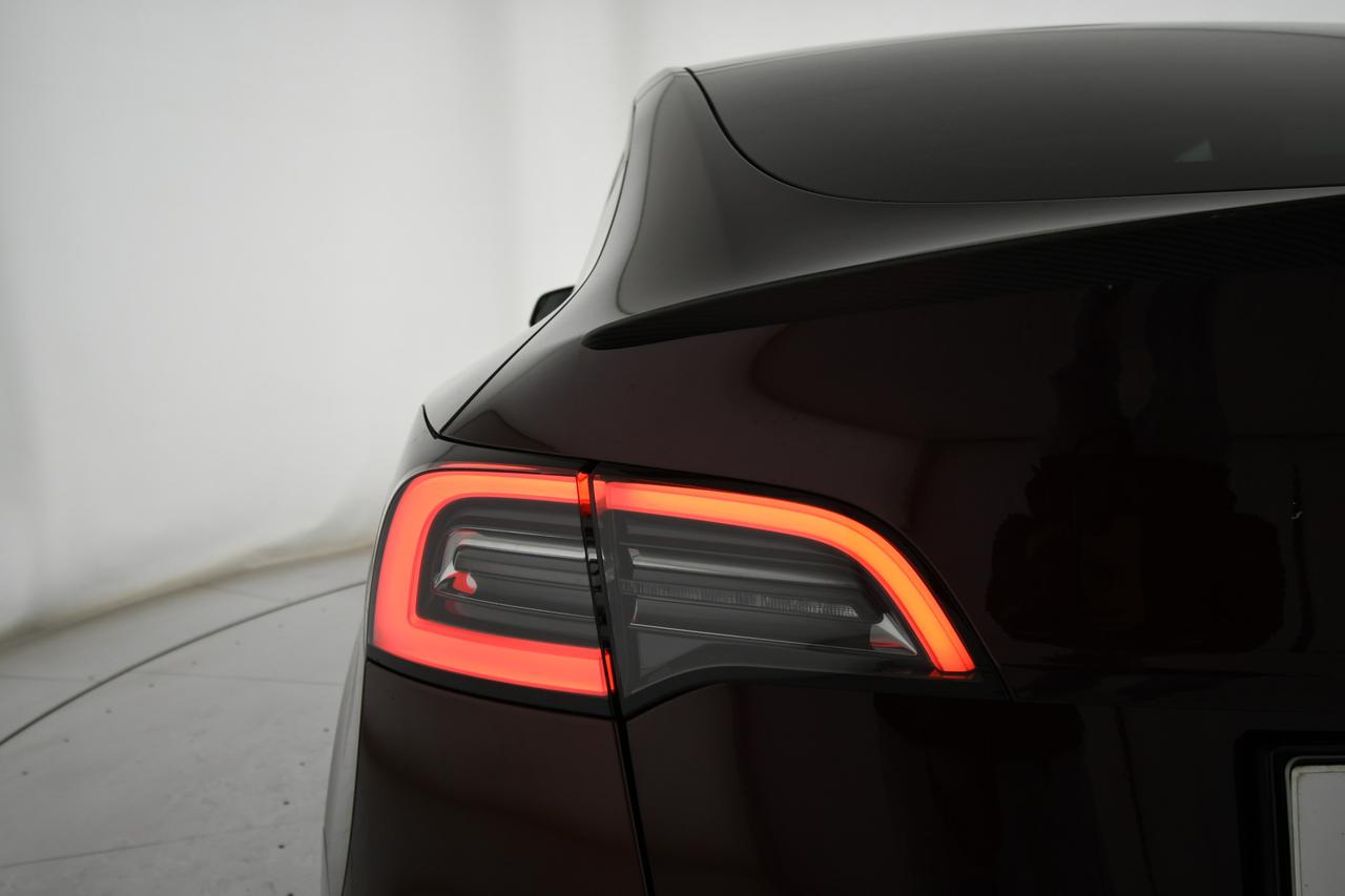 TESLA Model Y Performance Dual Motor awd +AUTOPILOT