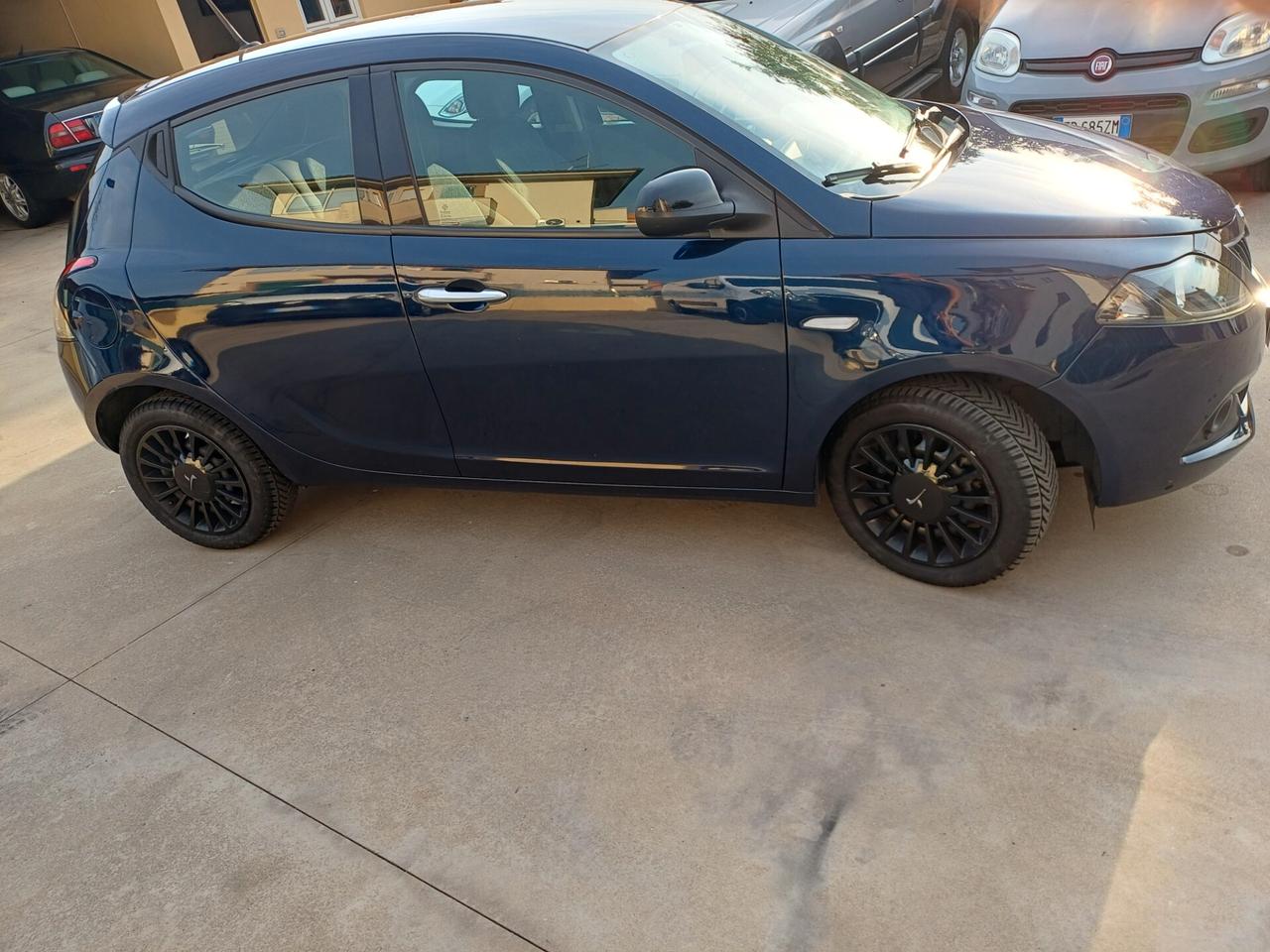 Lancia Ypsilon 1.0 (prezzo reale)