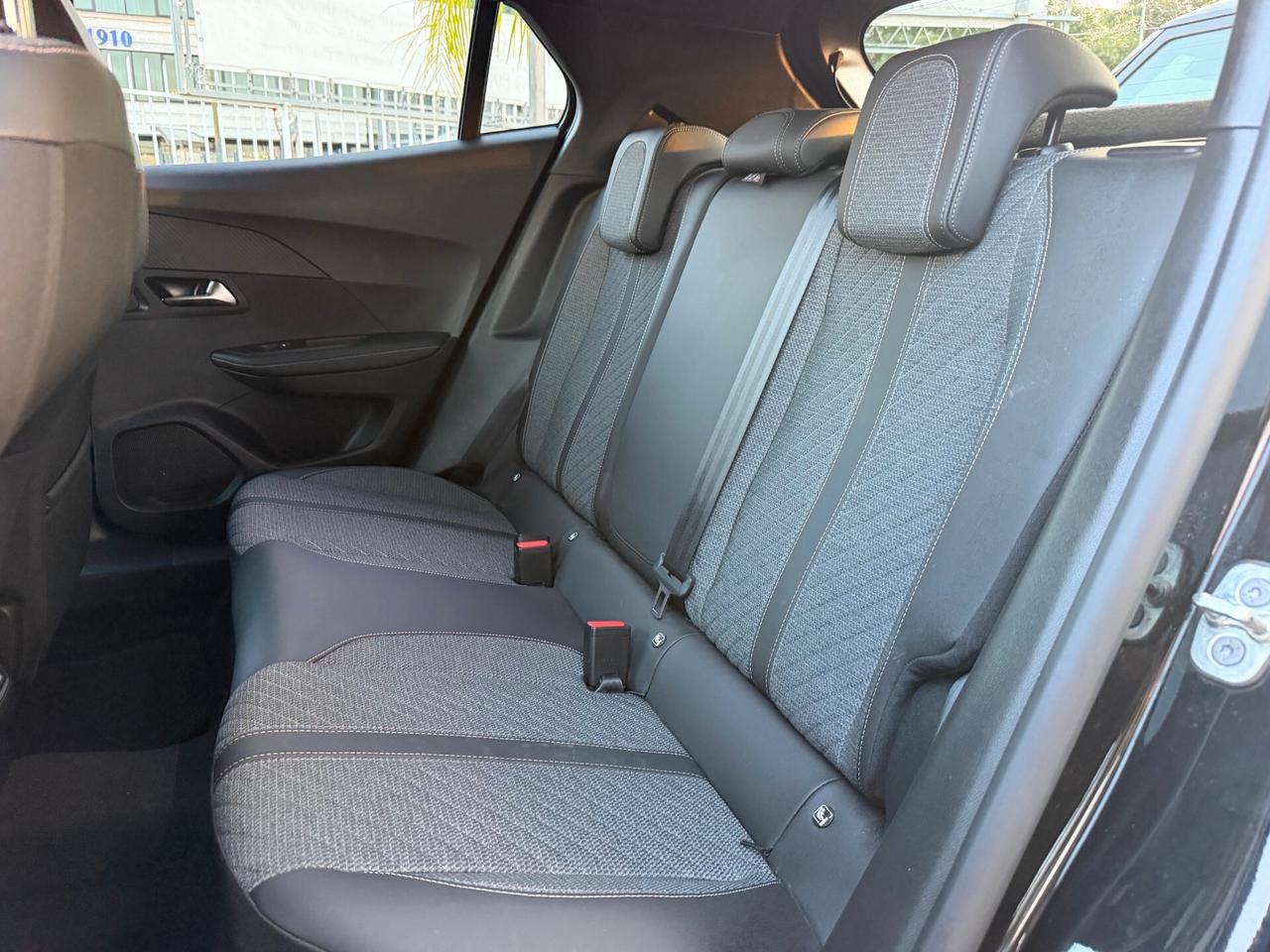 Peugeot 2008 BlueHDi 130 S&S EAT8 Allure 2023