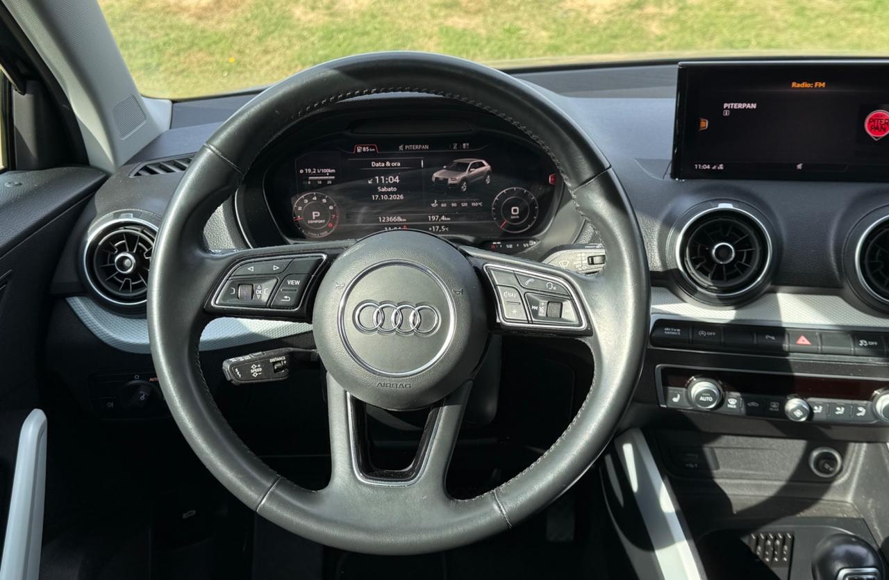Audi Q2 40 TFSI quattro S tronic Identity Black
