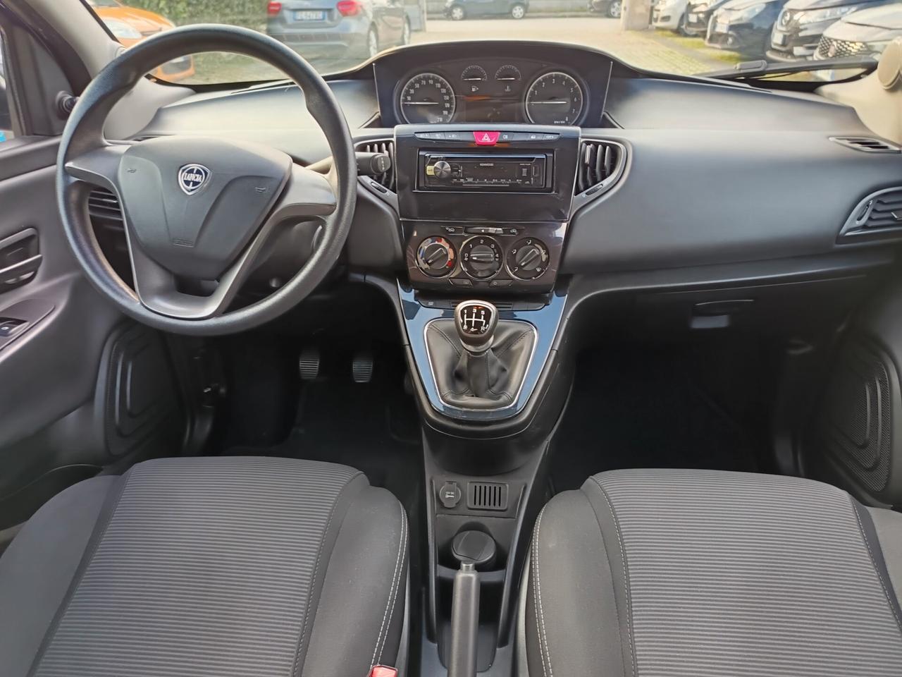 Lancia Ypsilon 1.2 69 CV 5 porte Unyca