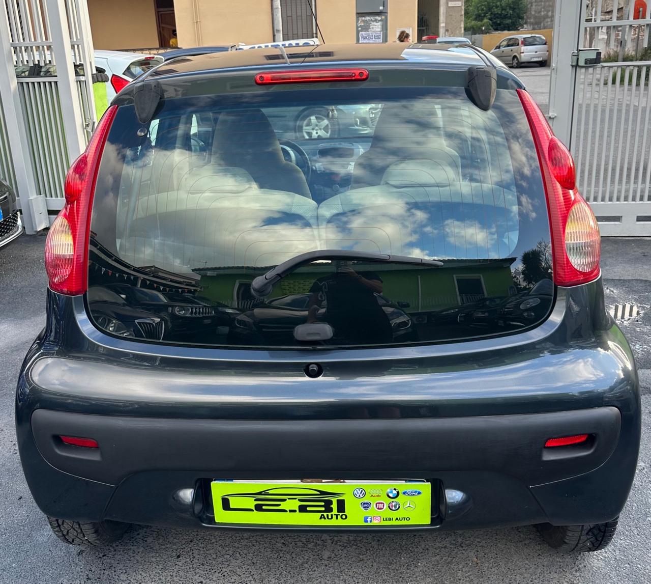 Peugeot 107 1.0 68CV 5p. Sweet Years 2007