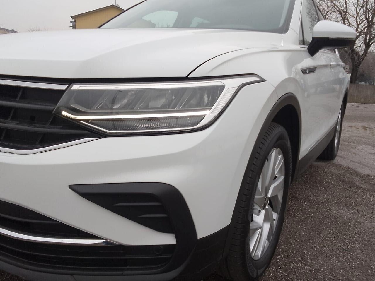 Volkswagen Tiguan 2.0 TDI 150 CV SCR DSG 4MOTION R-Line