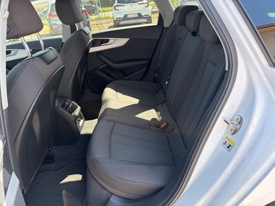 Audi A4 Avant 30 TDI/136 CV S tronic Business Advanced