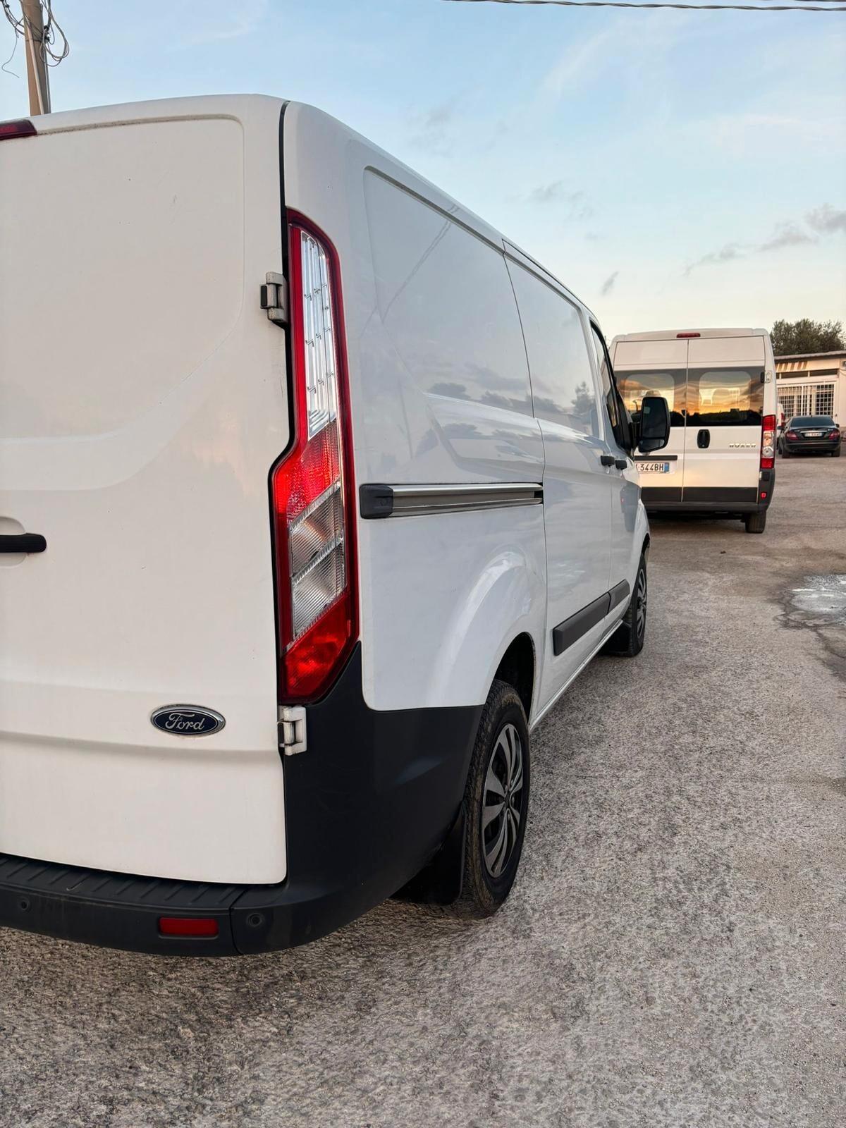 Ford Transit Custom 270 2.0 TDCi 170 PC Furgone Trend