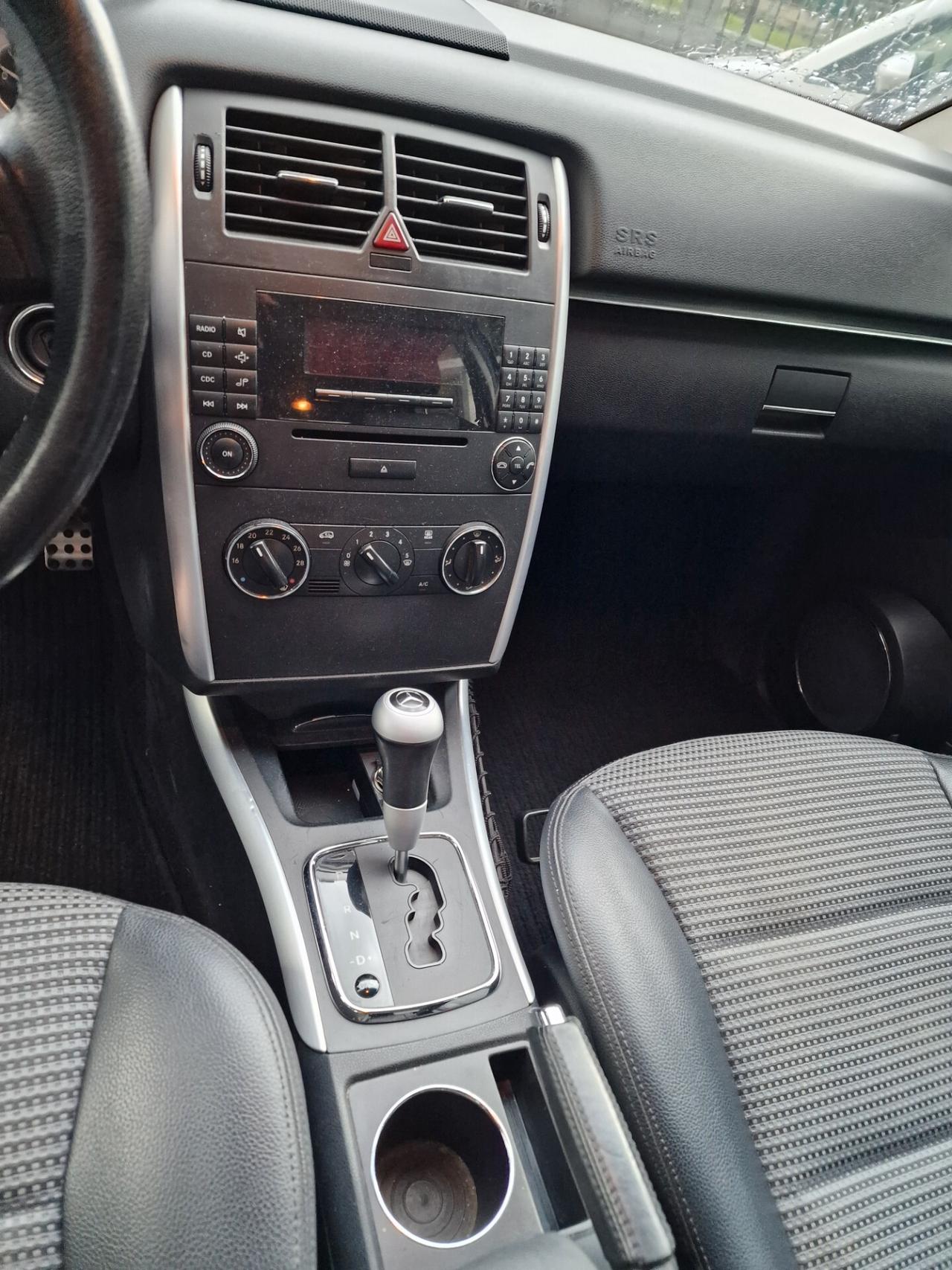 Mercedes-benz B 200 CDI PER NEOPATENTATI E CAMBIO AUTOMATICO