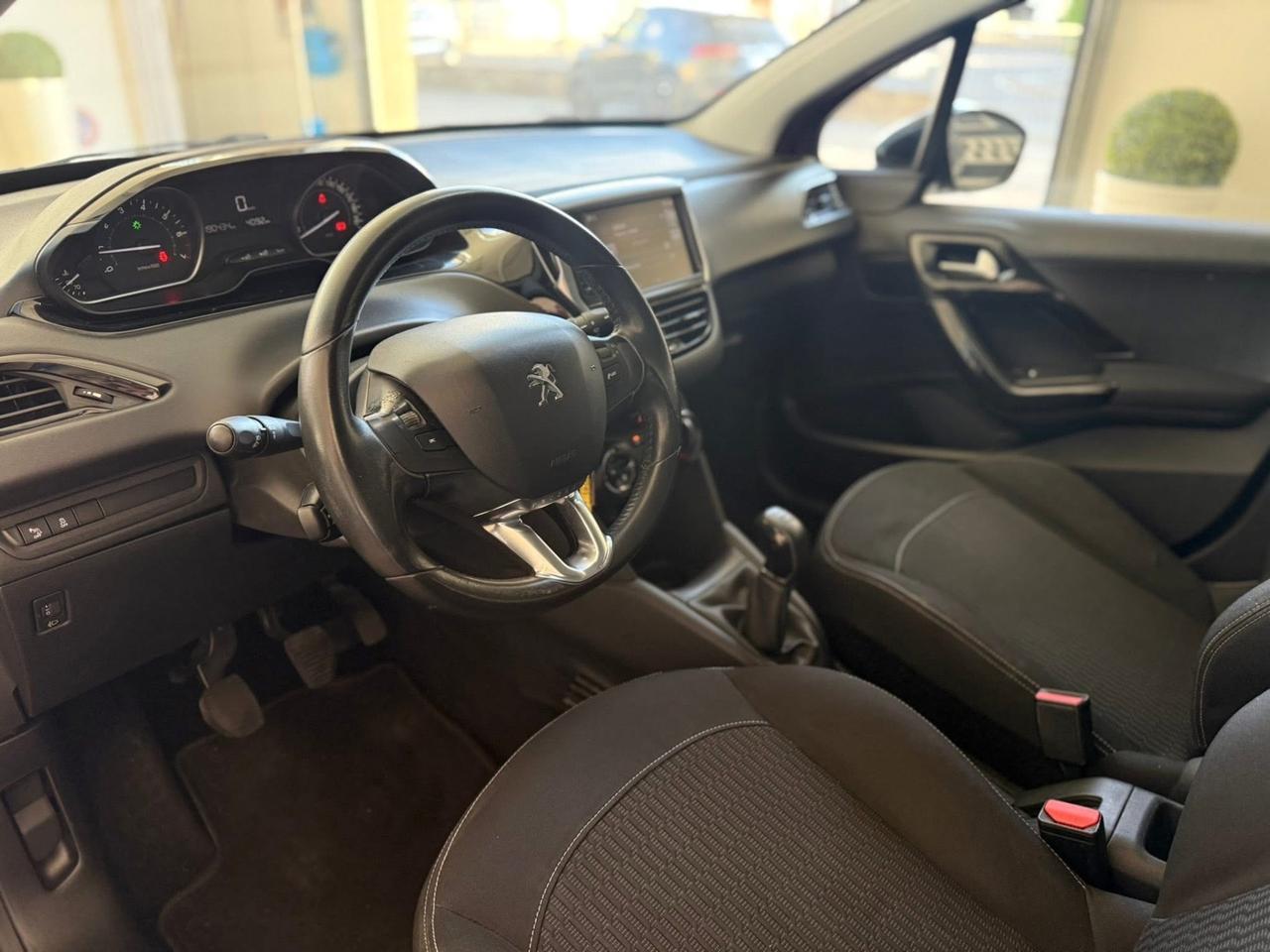 Peugeot 208 82CV 5 porte NEOPATENTATI