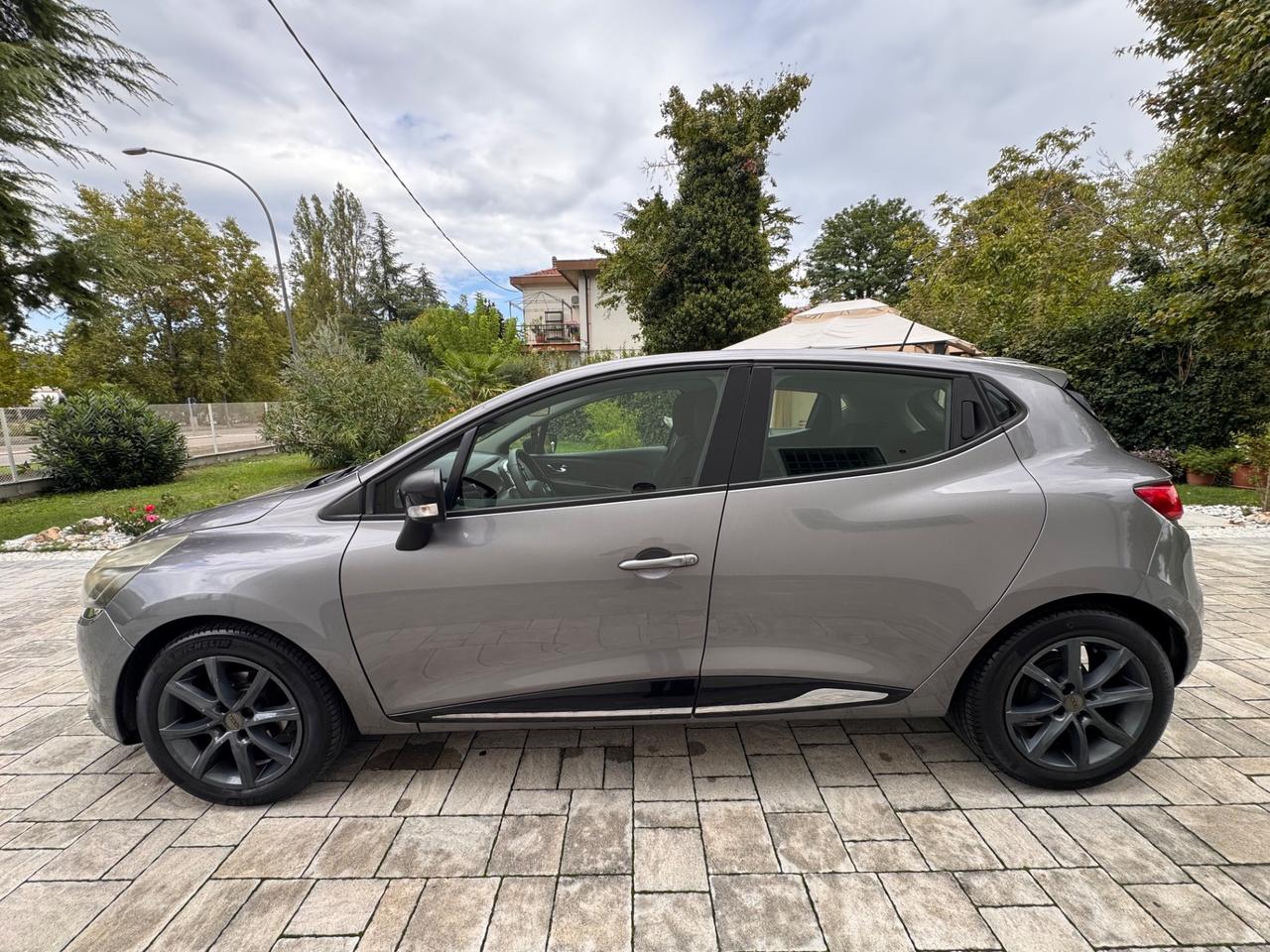 Renault Clio 1.5 dCi 8V 75CV 5 porte Costume National OK NEOPATENTATI