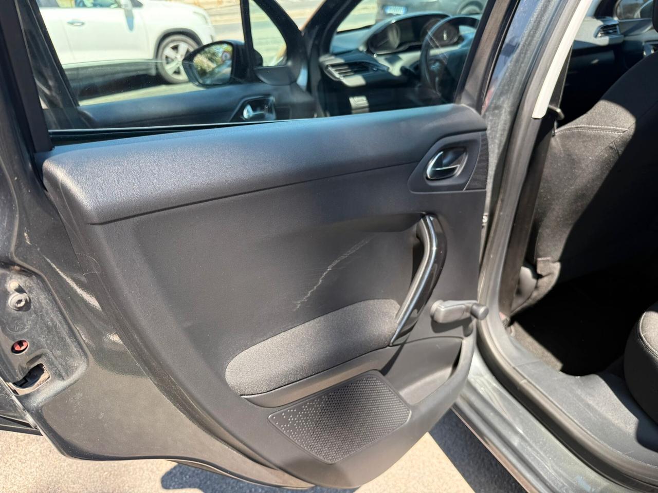Peugeot 208 BlueHDi 75 Allure TAGLIANDATA