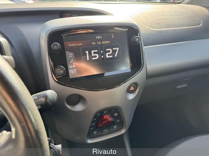 Toyota Aygo Connect 1.0 VVT-i 72 CV 5 porte x-play