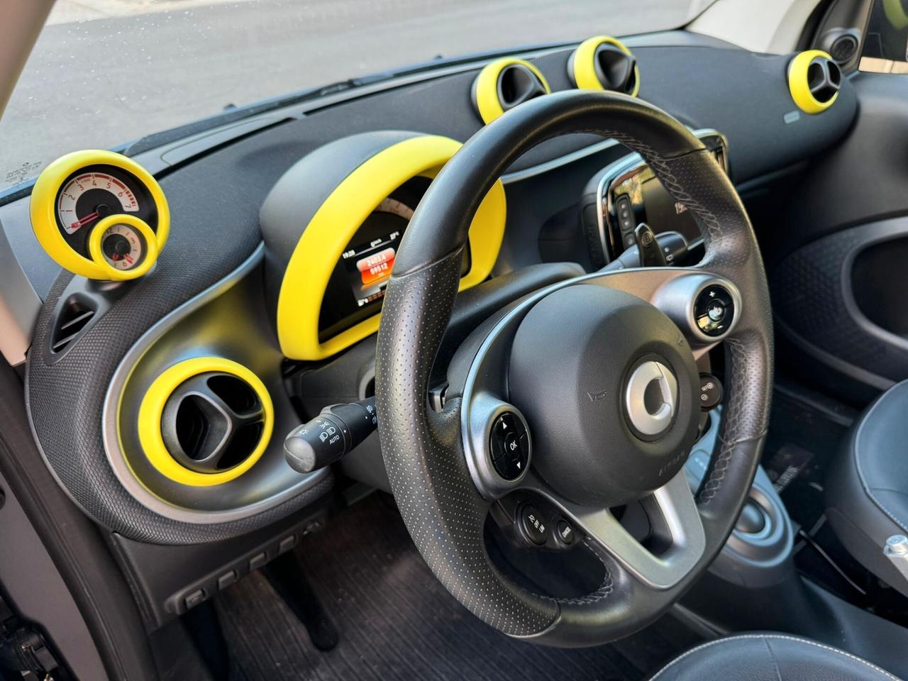 Smart ForTwo 90 0.9 Turbo twinamic Urbanrunner taylor made asphalthgold full