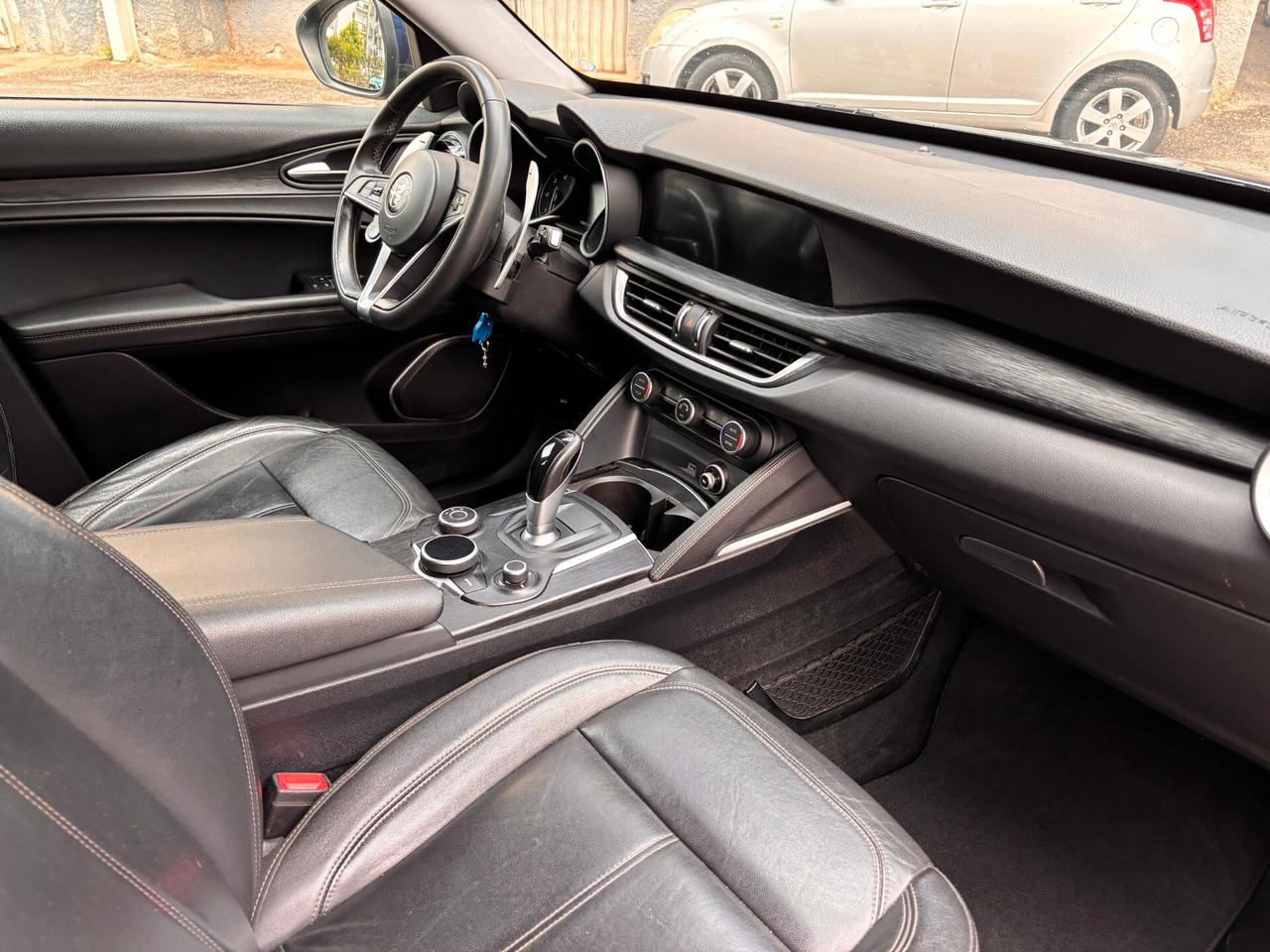 Alfa Romeo Stelvio 2.2 Turbodiesel 180 CV AT8 RWD Super