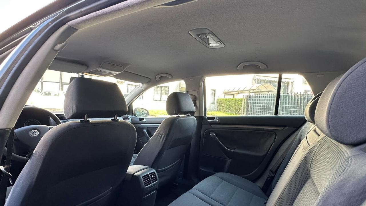 Volkswagen Golf 1.6 16V FSI 5p. Comfortline