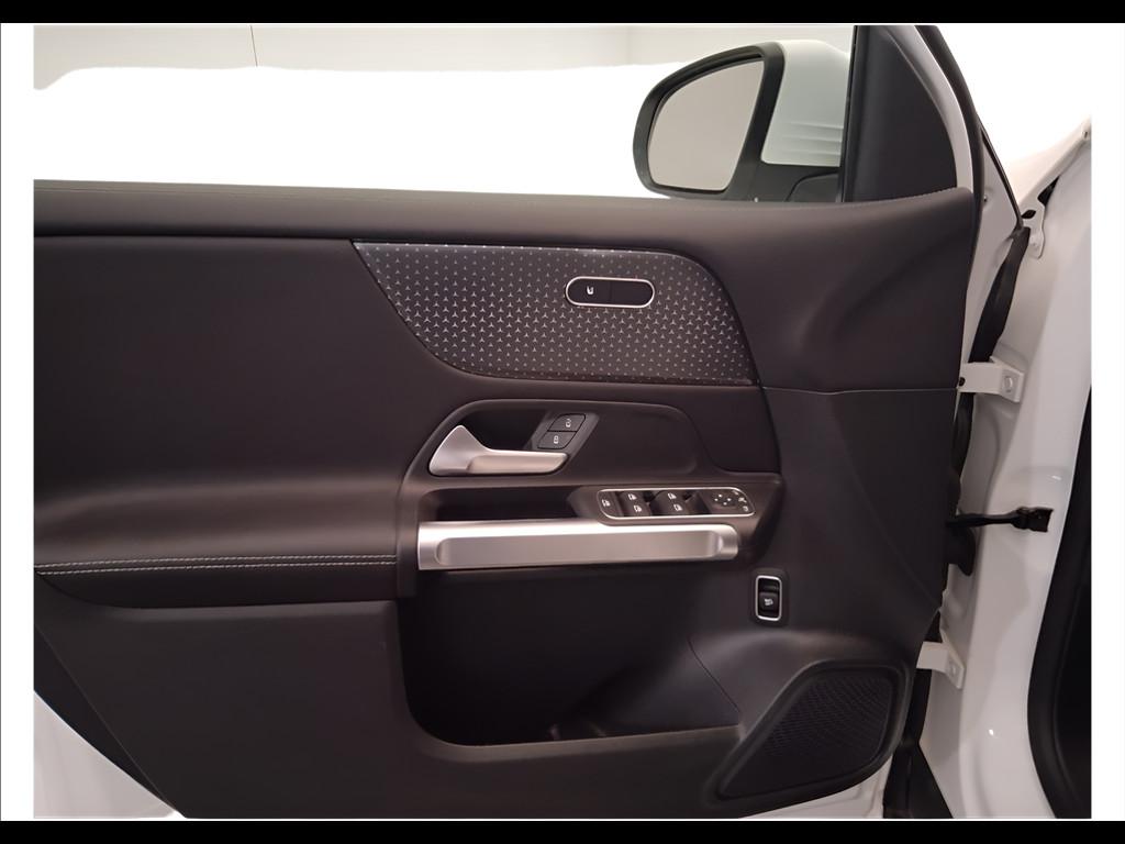 Mercedes-Benz GLB - X247 2023 - GLB 180 d Progressive Advanced auto