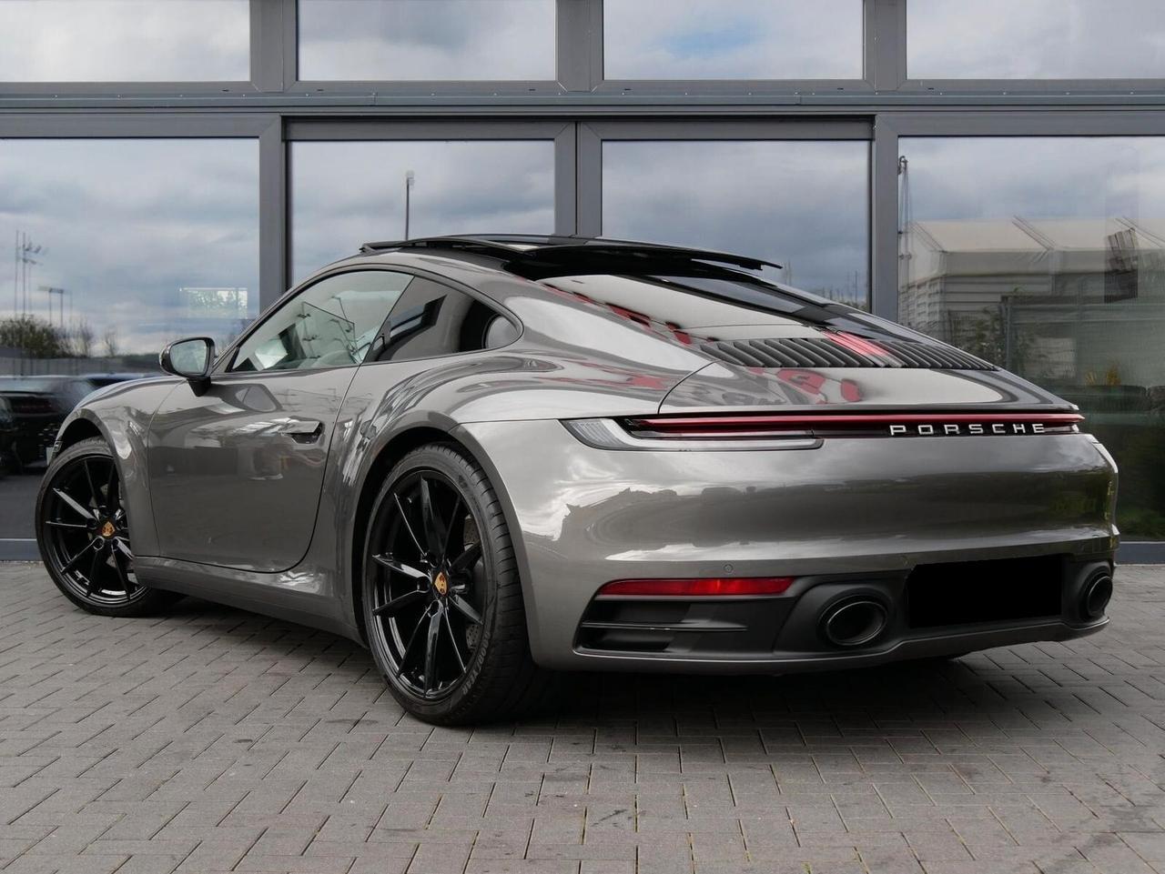Porsche 911 Carrera