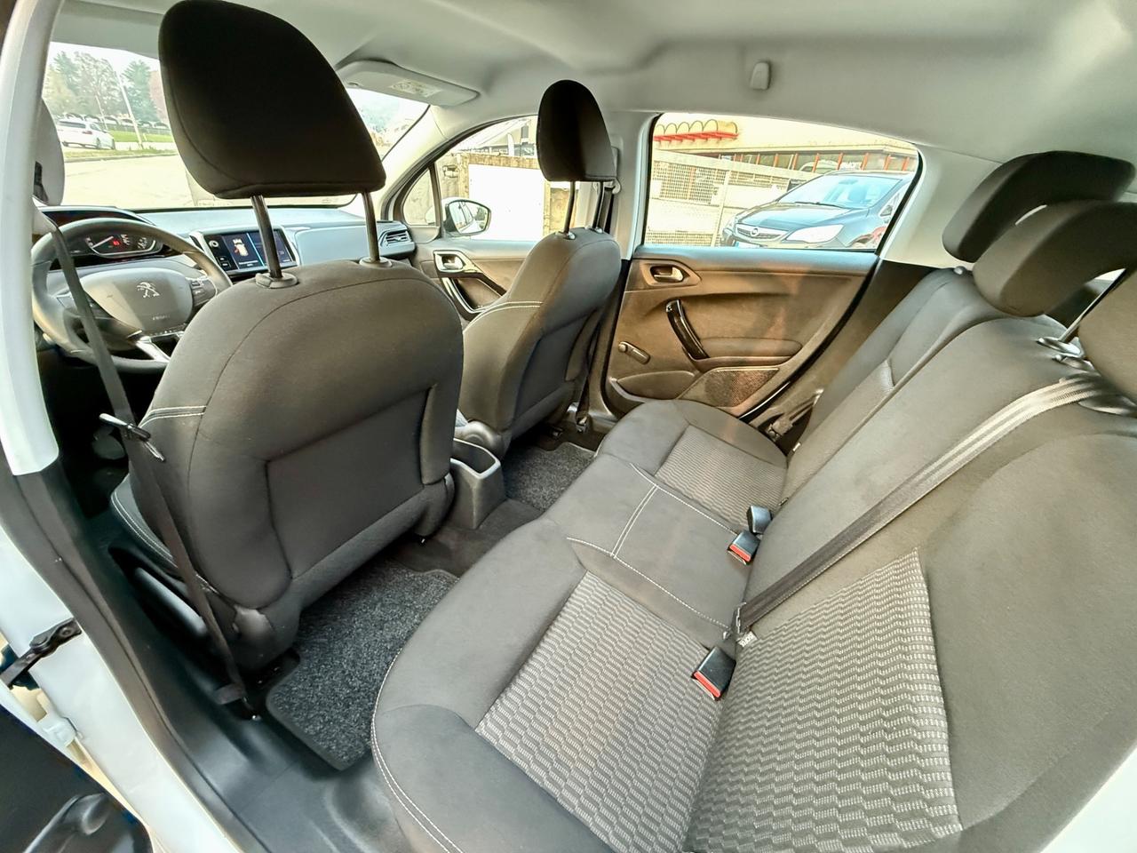 Peugeot 208 1.2i Benzina 82CV 5PT NEOPATENTATI 117.000KM