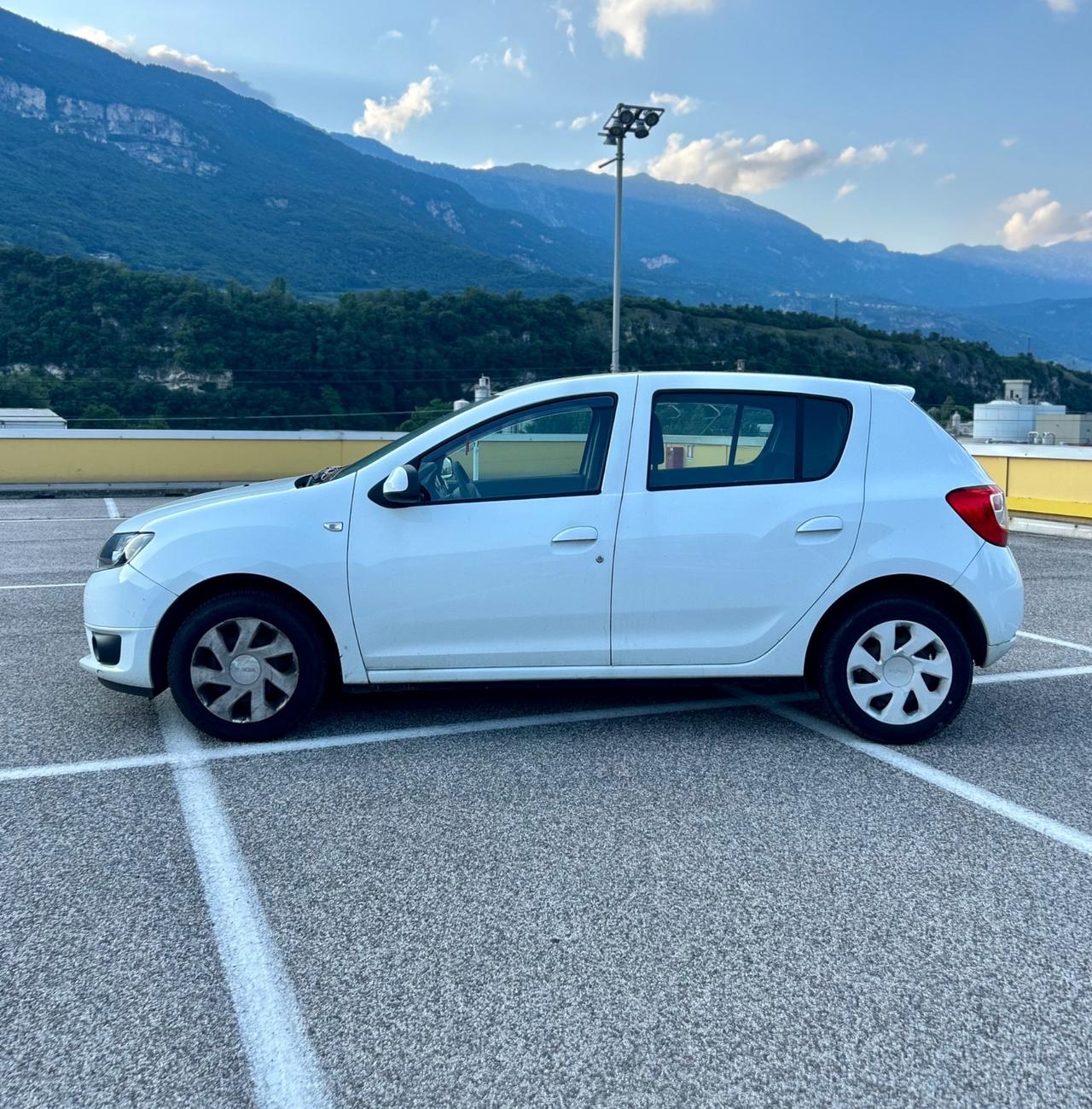 Dacia Sandero 1.2 Neopatentati SOLO 91.000km