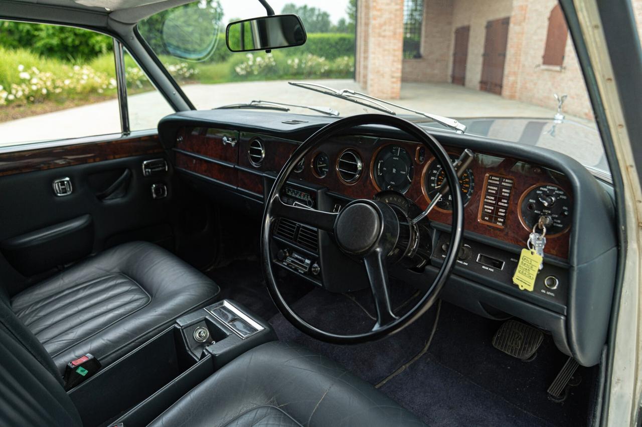 Rolls Royce Silver Wraith - ROL00023