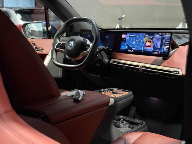 BMW iX xDrive 50 Pacchetto Sportivo