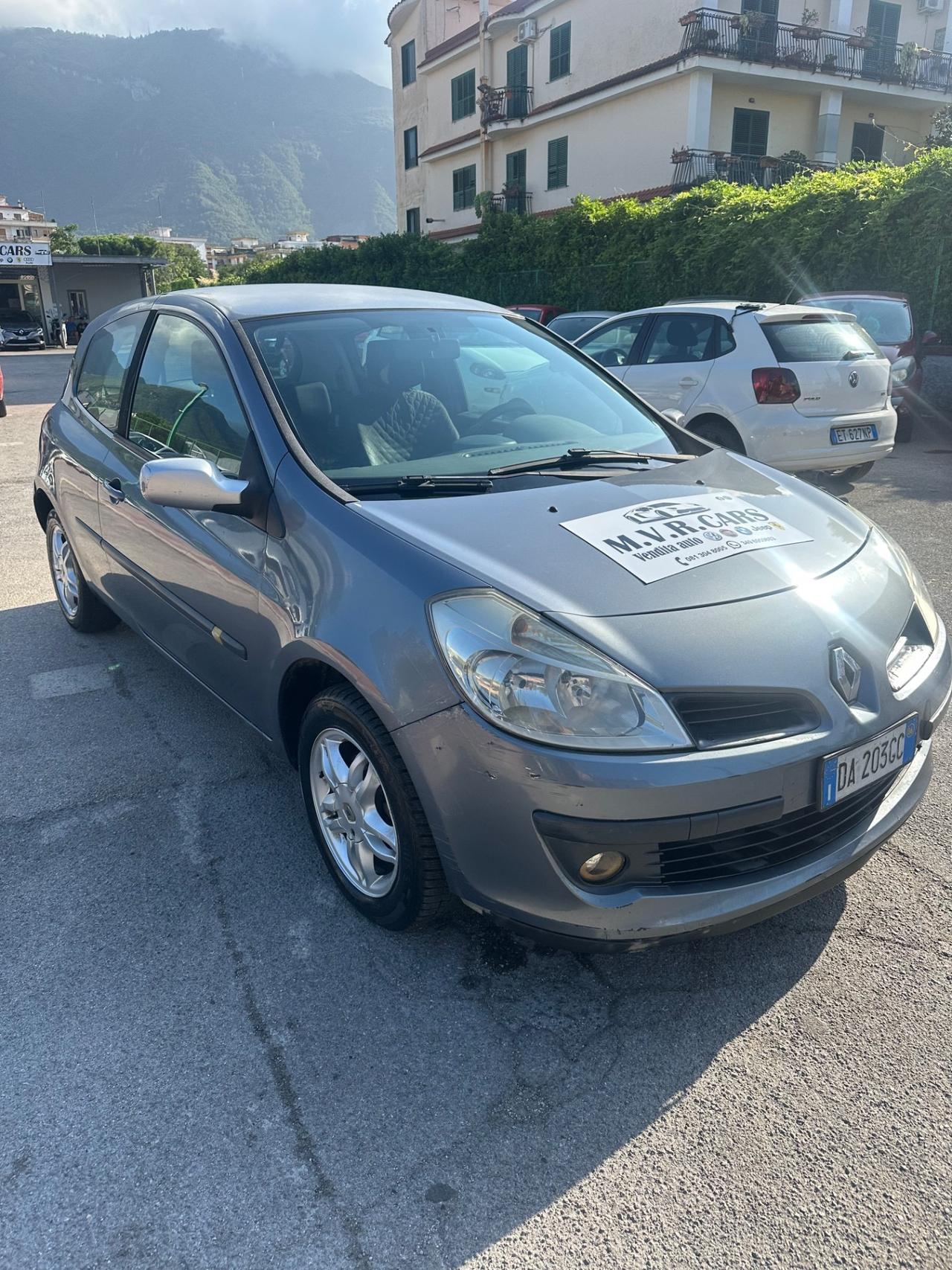 Renault Clio 1.2 16V 3 porte Luxe