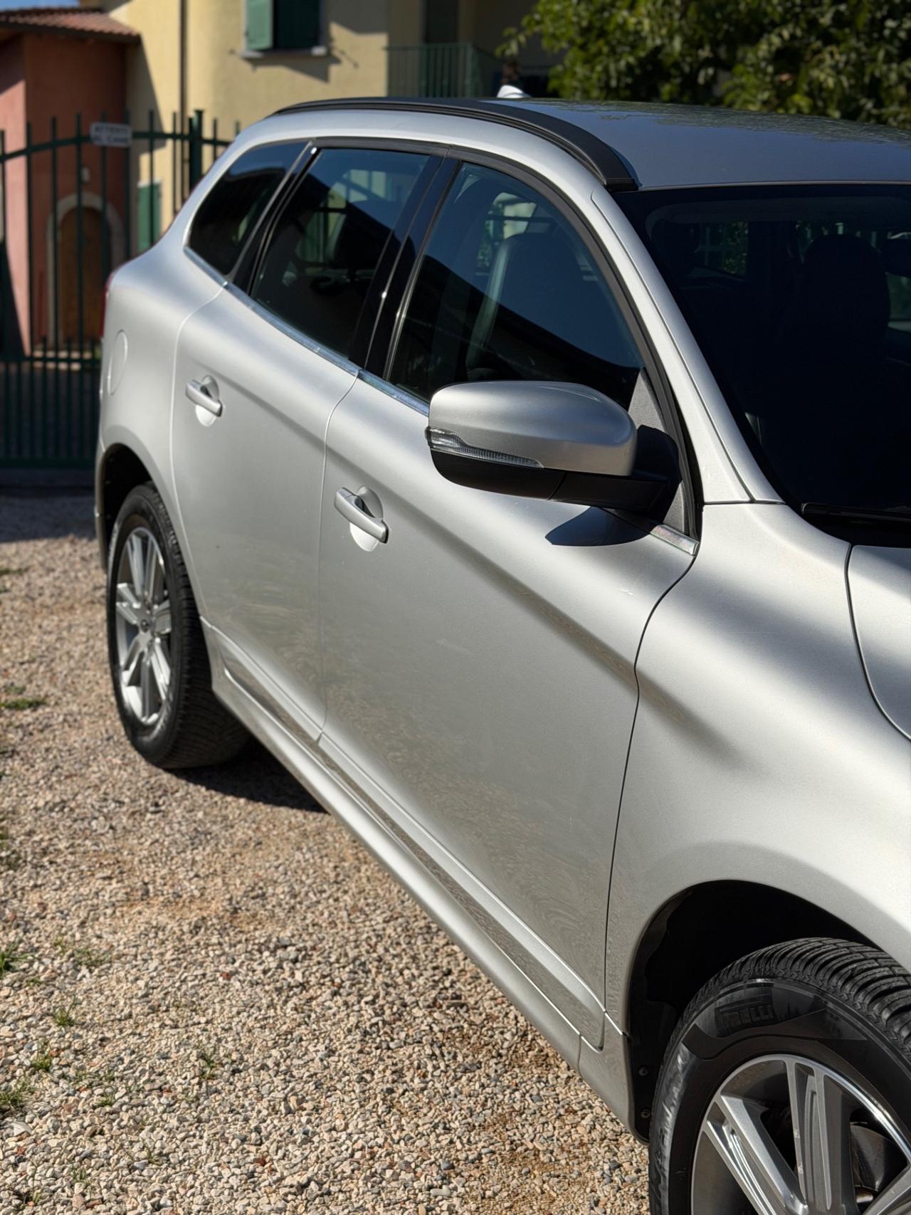 Volvo XC60 D4 AWD MOMENTUM 4x4 KMCERT GARANZ